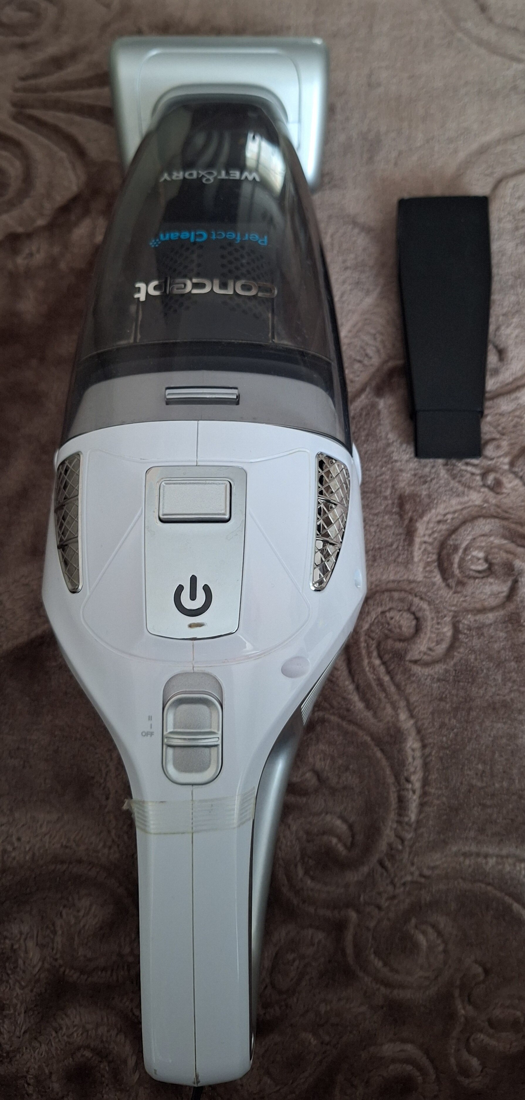 Aspirator de mana Concept VP4370, 90W, 14.8 V, Wet & Dry, 0.45 L, lichid 150 ml, 2 niveluri putere, filtru HEPA, Alb