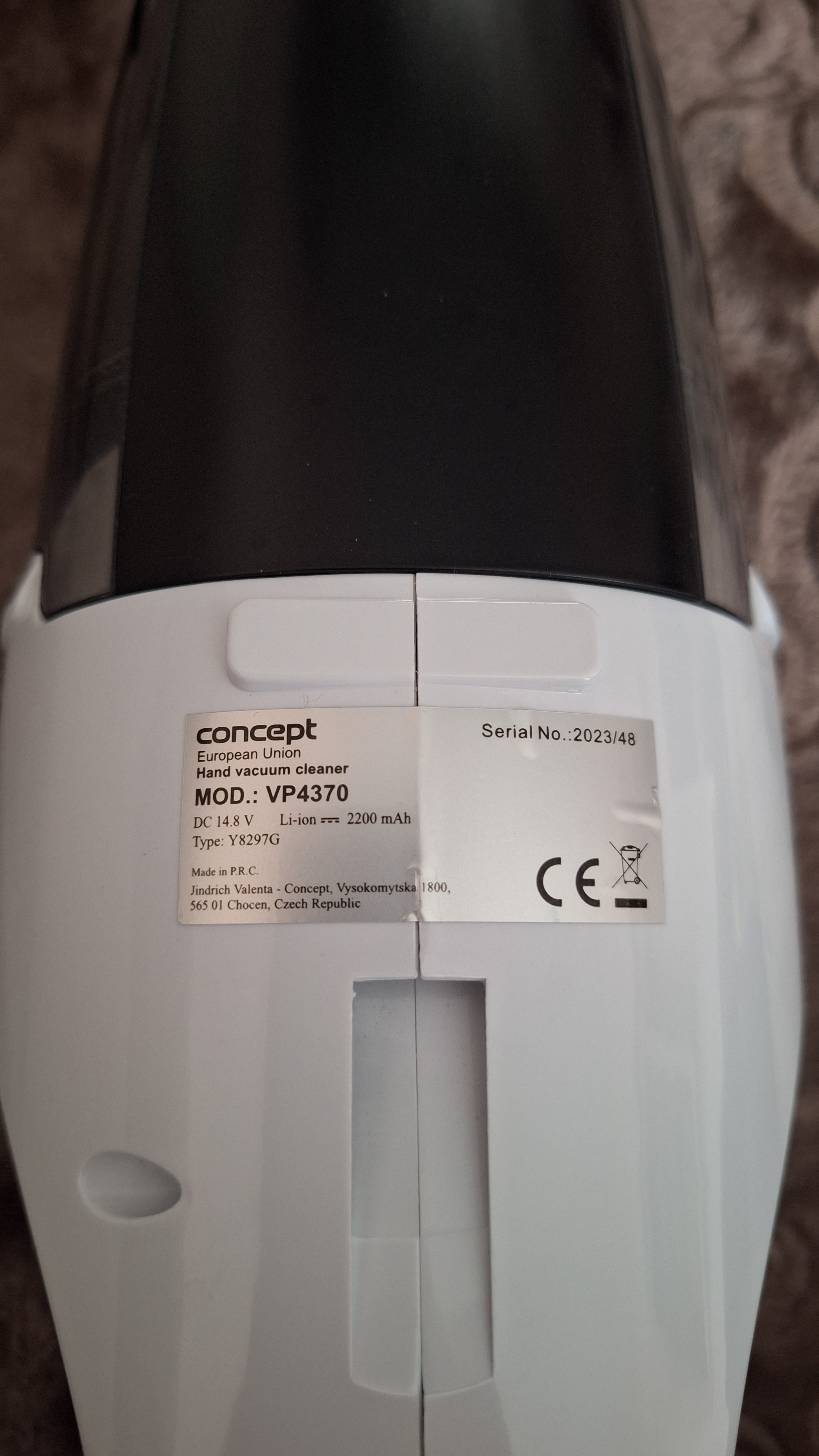 Aspirator de mana Concept VP4370, 90W, 14.8 V, Wet & Dry, 0.45 L, lichid 150 ml, 2 niveluri putere, filtru HEPA, Alb