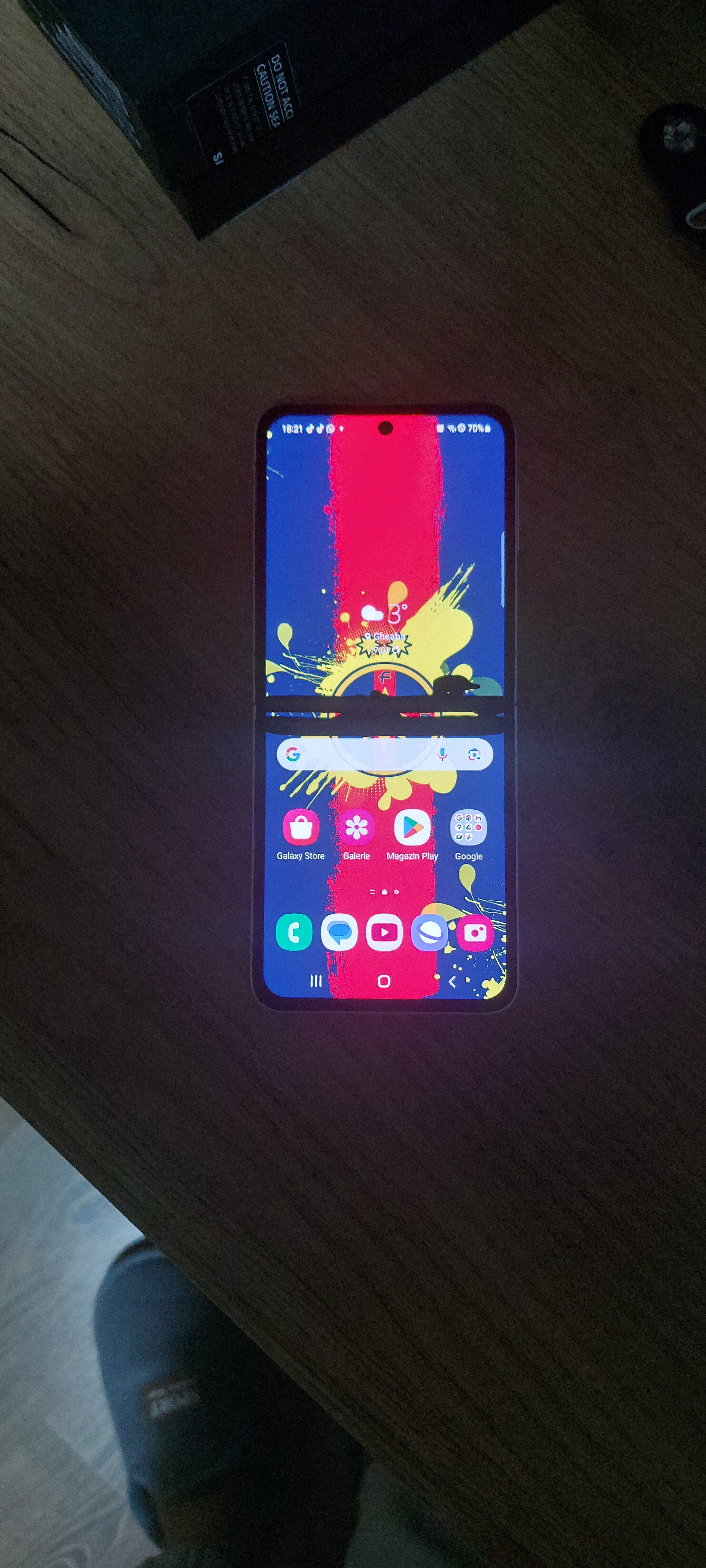 Telefon mobil Samsung Galaxy Z Flip3, 8GB RAM, 128GB, 5G, CREAM