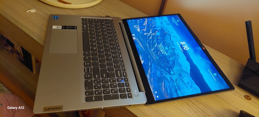 Laptop Lenovo IdeaPad 1 15IJL7 cu procesor Intel® Pentium® Silver