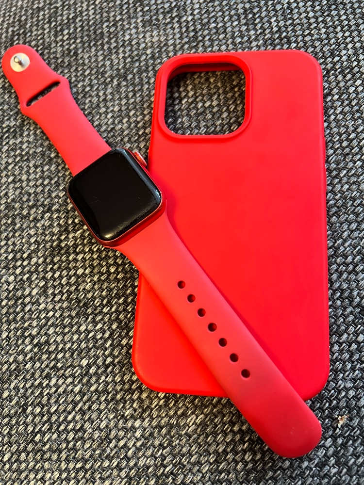 Husa CASEY STUDIOS™ pentru Apple iPhone 13 Pro, Soft Silicone Premium, Microfibra in Interior, Roz, de Protectie, Ultra Slim, pentru Incarcare Wireless, Margini Ridicate pentru Protectia Ecranului si a Camerelor