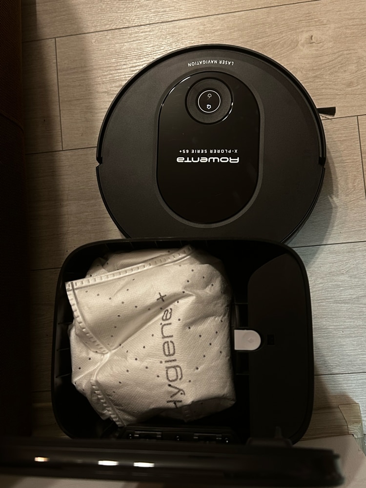 Robot de aspirare Rowenta X-Plorer Serie 65+ RR8L85WH, aspirator si mop, 168 min, 2600 mAh, recipient praf 0.4L, recipient apa 300 ml, statie de incarcare si golire praf, mop Smart Aqua Power, negru