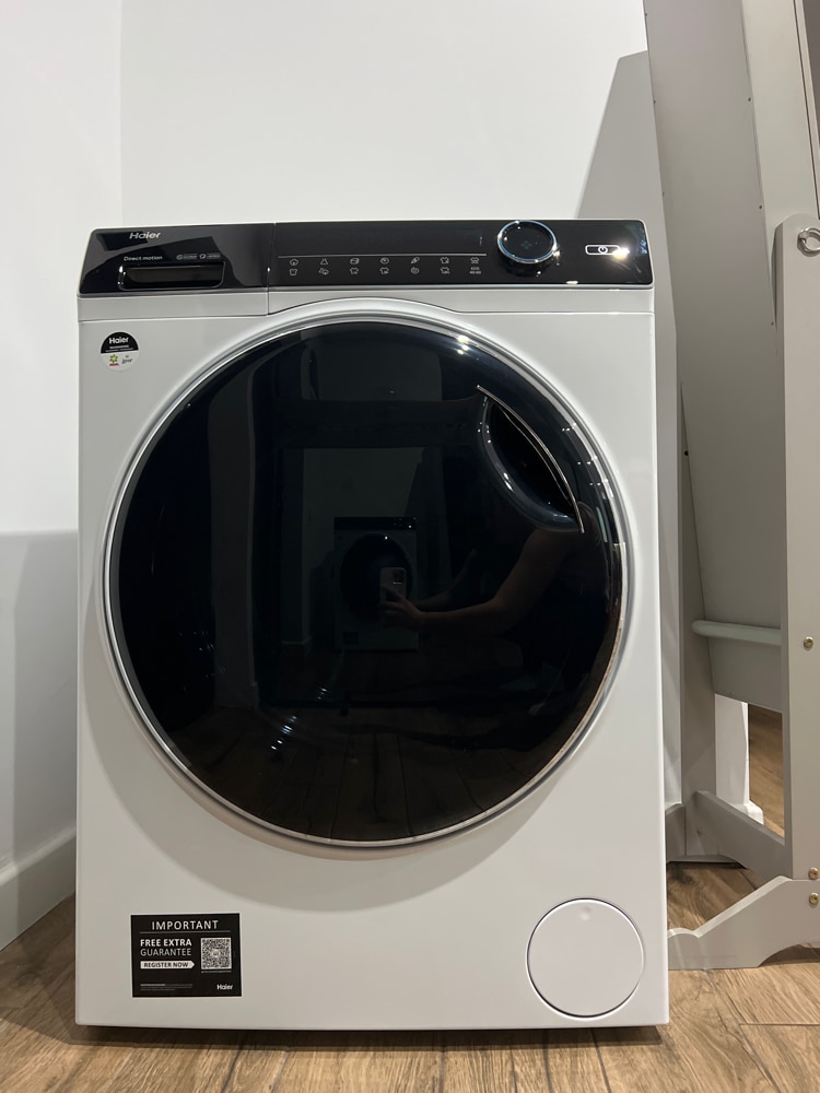 Masina de spalat rufe cu uscator Slim Haier HWD80-B14979-S, 8 kg spalare, 5 kg uscare, 1400 rpm, Clasa A, Motor Direct Motion, iRefresh, ABT, Dual Spray, Pillow Drum, Smart Detecting, Alb