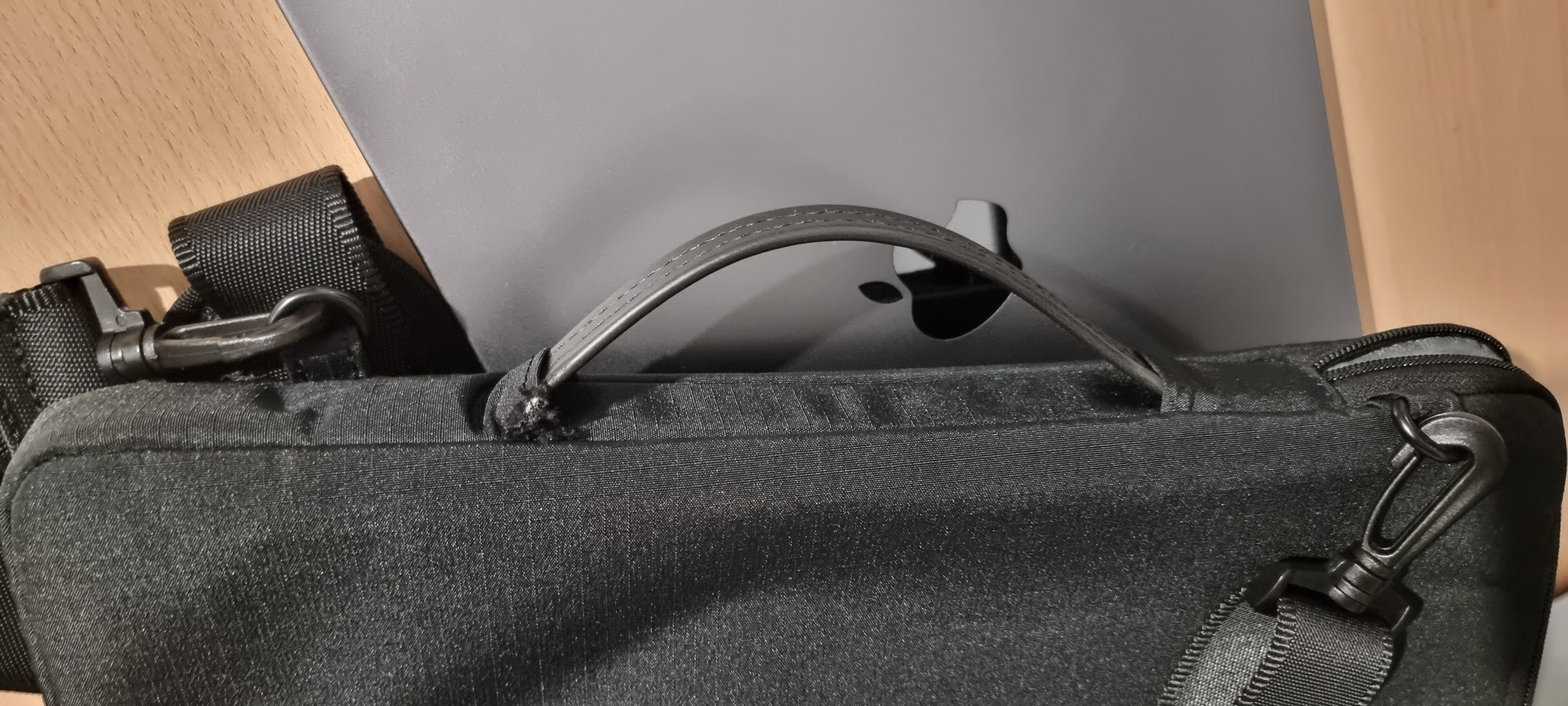 Geanta de protectie pentru MacBook Pro 16 inch (2023/2022/2021) Retina Display