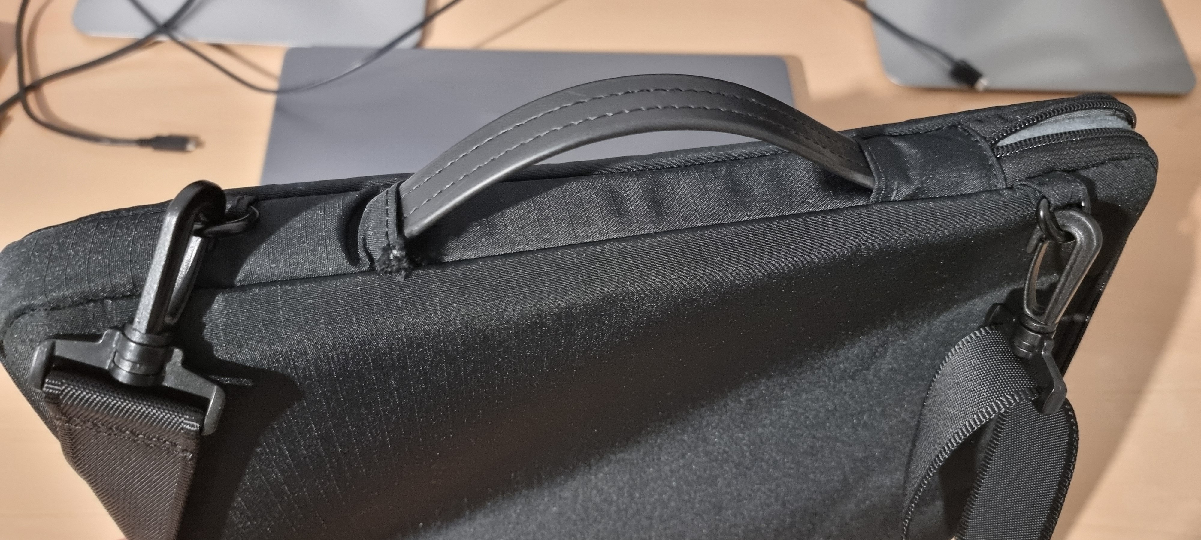 Geanta de protectie pentru MacBook Pro 16 inch (2023/2022/2021) Retina Display