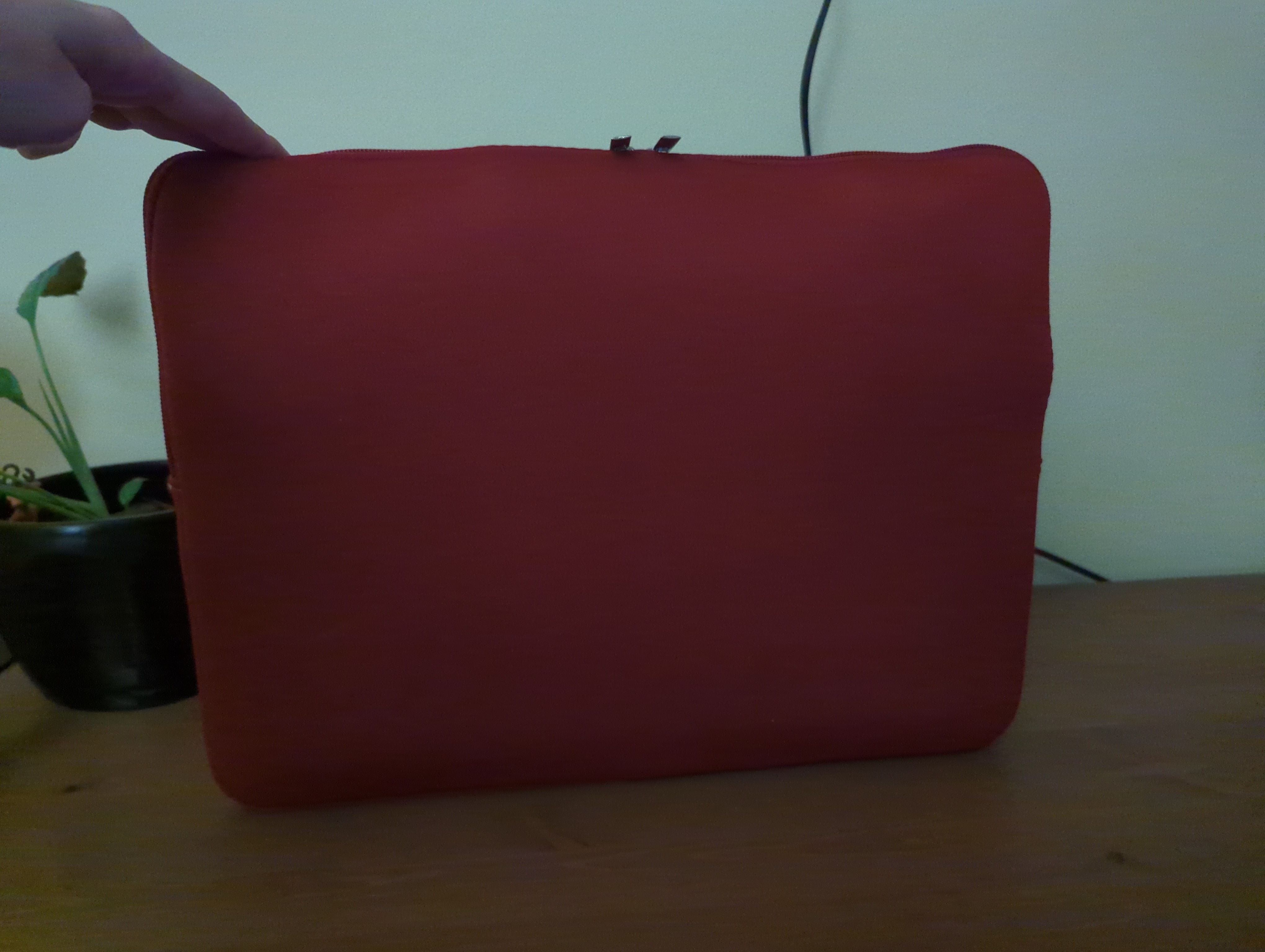 Husa laptop 15.6 inch rezistenta la stropire din neopren, Rosu