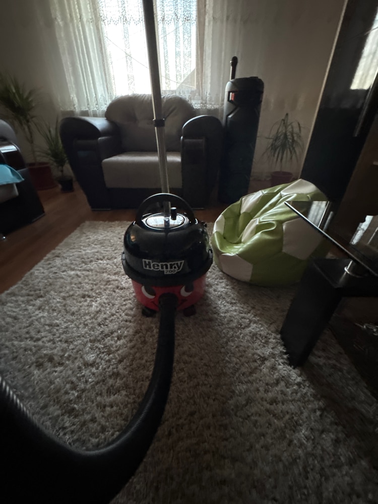 Aspirator profesional pentru praf Numatic Henry HVR200, Cu Sac HEPA 9l, 620W, Rosu/Negru