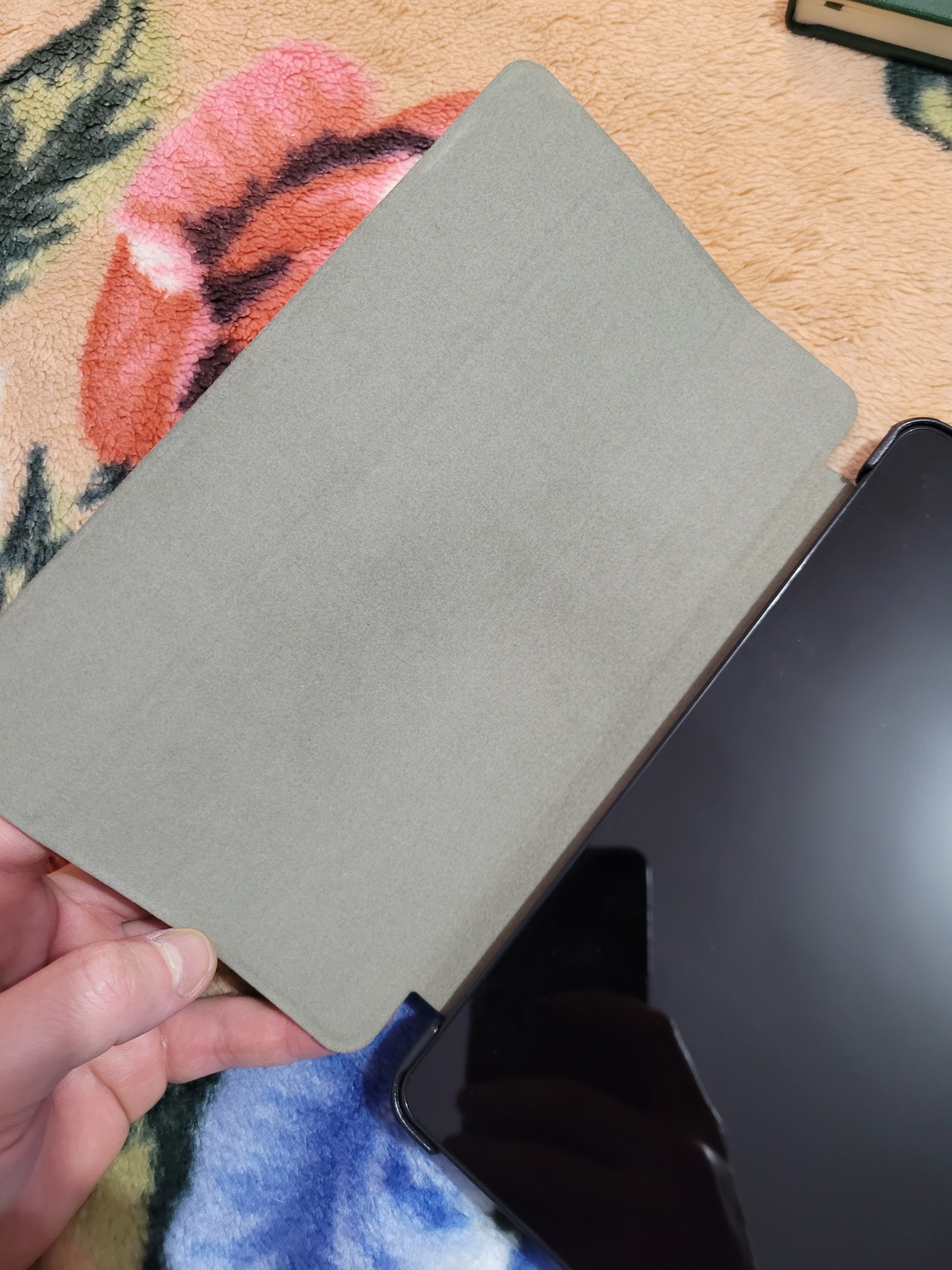 Husa Samsung Galaxy Tab A9 8.7 inch UltraSlim de tip stand Aiyando negru