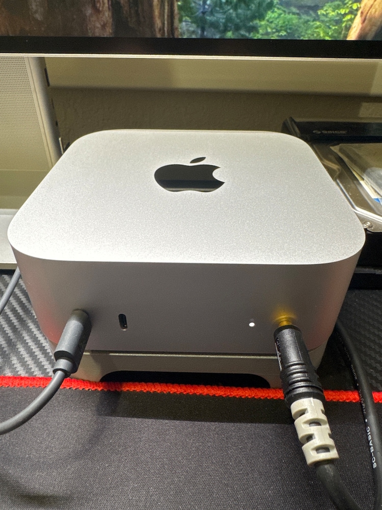 Mac Mini PC Apple cu procesor Apple M4 Pro, 12 nuclee CPU and 16