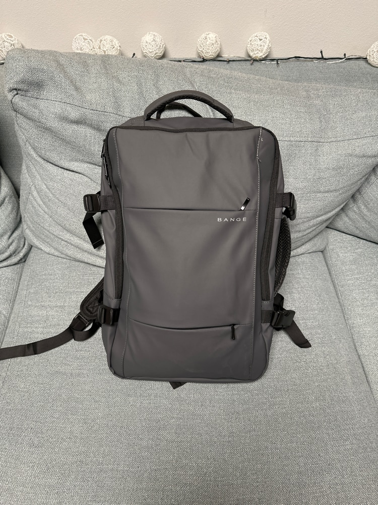 Rucsac laptop 15.6", pentru calatorii, impermeabil, expandabil pana la 37 L, cu port de incarcare USB, BANGE, 44x30x16 cm, Albastru