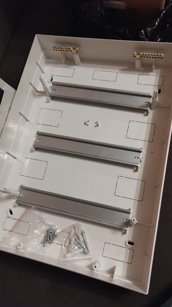 Viko VL-CS36.A elektromos panel, 3 sor x 36 modul, látszólagos rögzítés ...