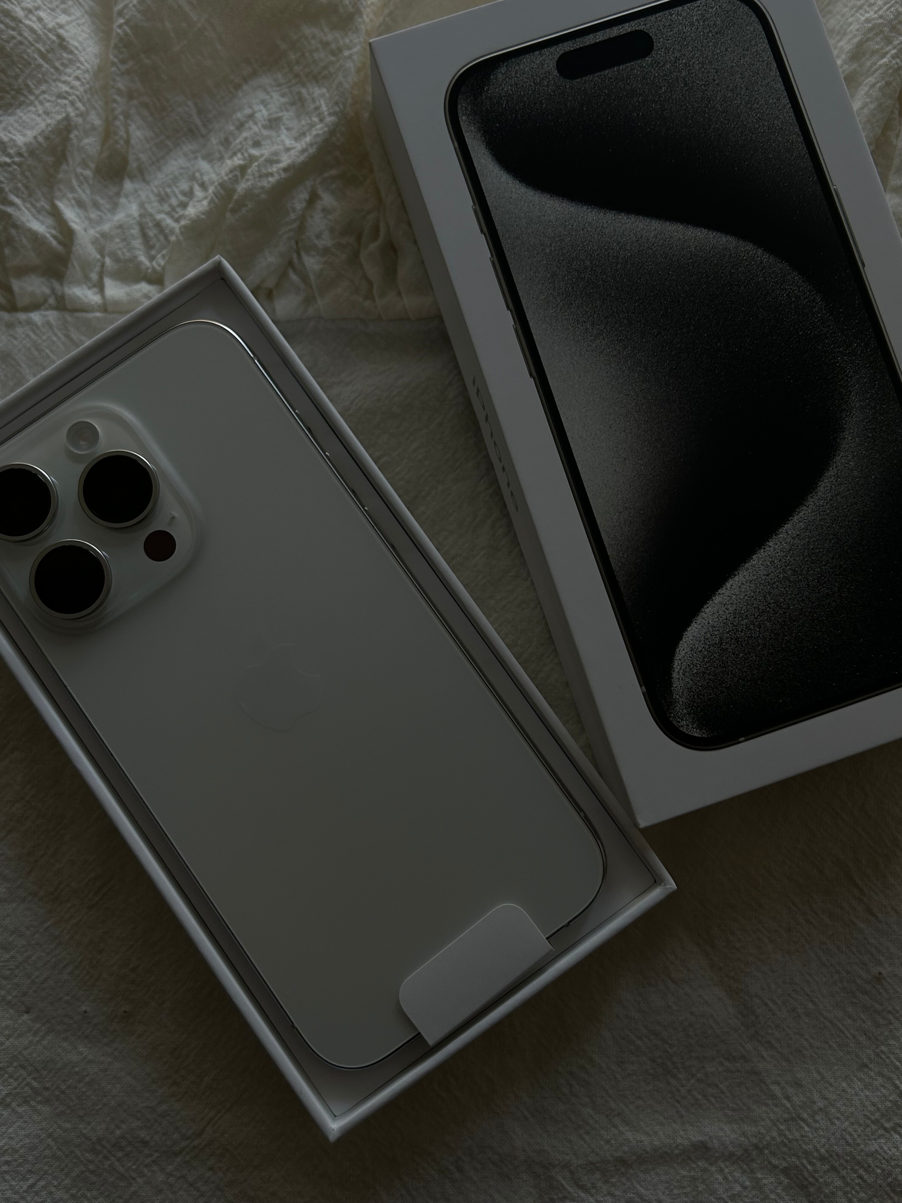 Telefon mobil Apple iPhone 15 Pro, 1TB, 5G, White Titanium