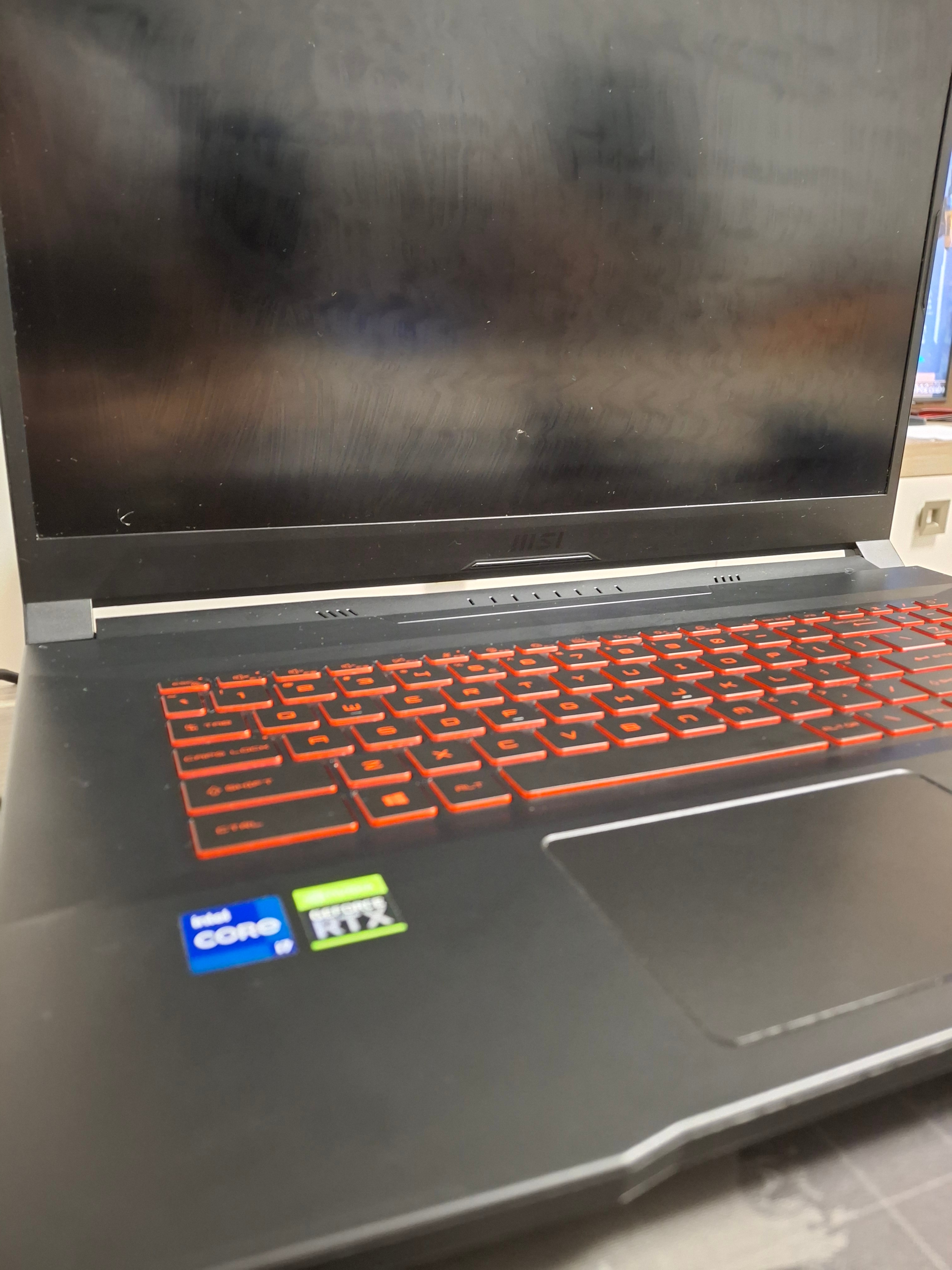Laptop Gaming MSI Katana GF66 11UE cu procesor Intel® Core™ i7-11800H pana la 4.6GHz, 15.6" Full HD, IPS, 144Hz, 16GB RAM, 1TB SSD, NVIDIA® GeForce RTX 3060 6GB GDDR6, No OS, Negru