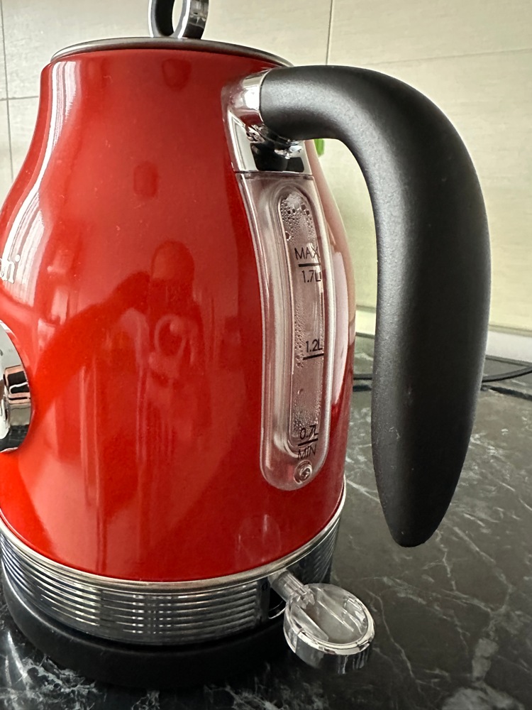 Fierbator RETRO Zilan ZLN7033 Rosu, Capacitate 1.7 Litri, Putere