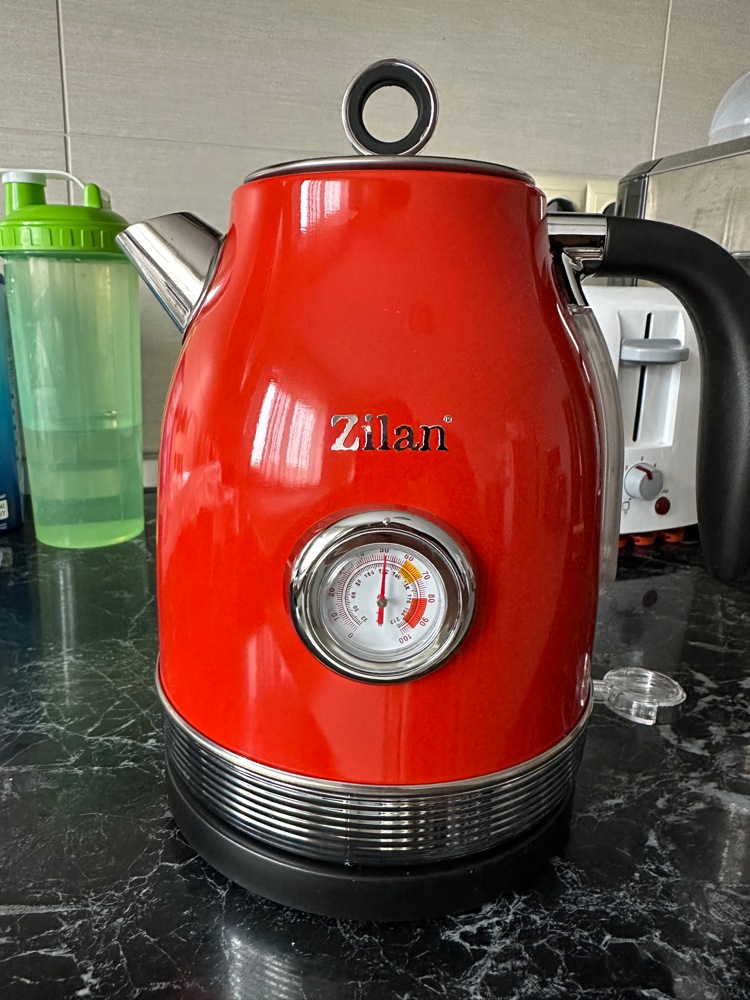 Fierbator RETRO Zilan ZLN7033 Rosu, Capacitate 1.7 Litri, Putere