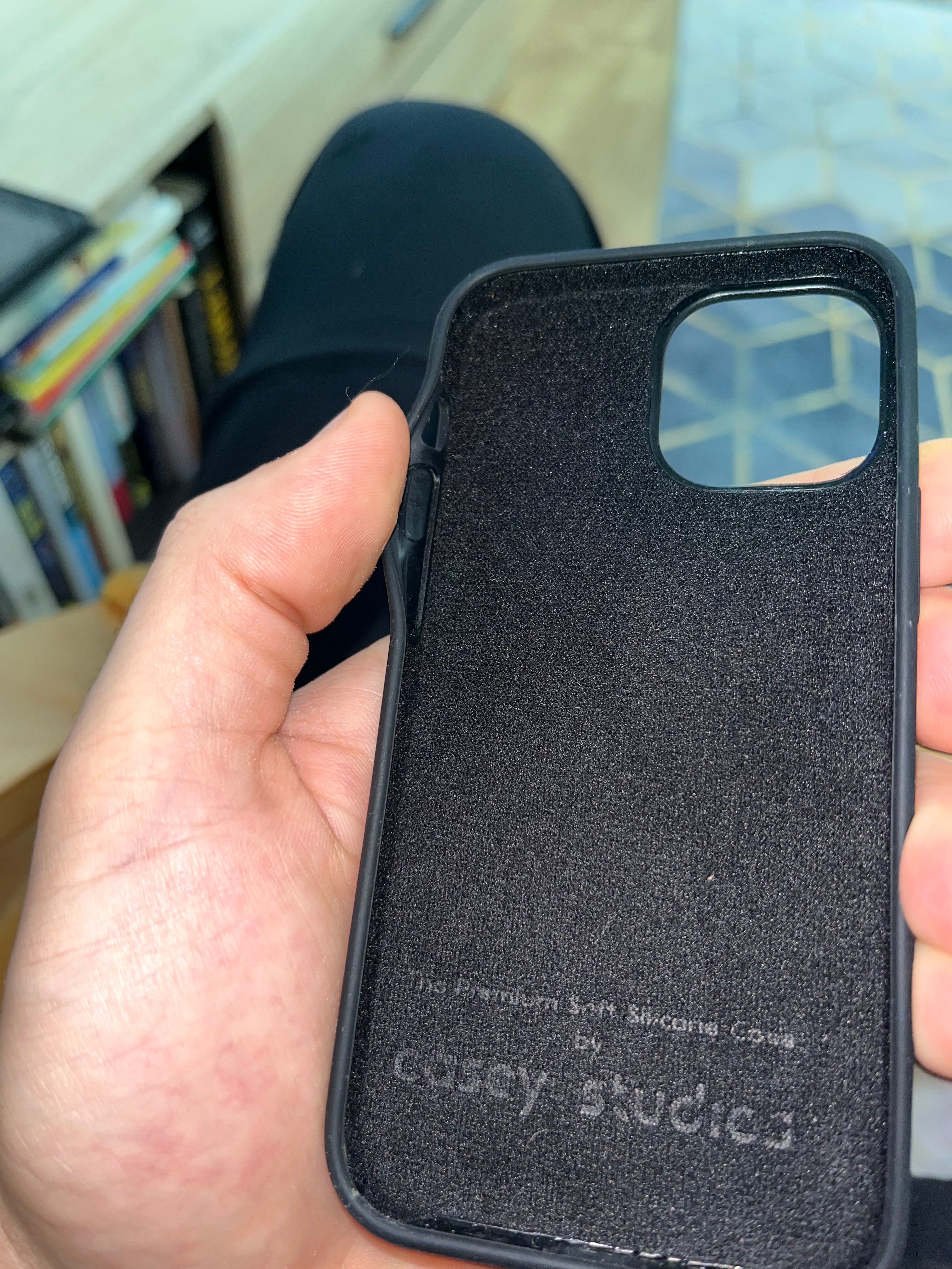 Husa CASEY STUDIOS™ compatibila cu iPhone 13 Mini, Soft Silicone Premium, Microfibra in Interior, Fuchsia, de Protectie, Ultra Slim, pentru Incarcare Wireless, Margini Ridicate de Protectia Ecranului si a Camerelor