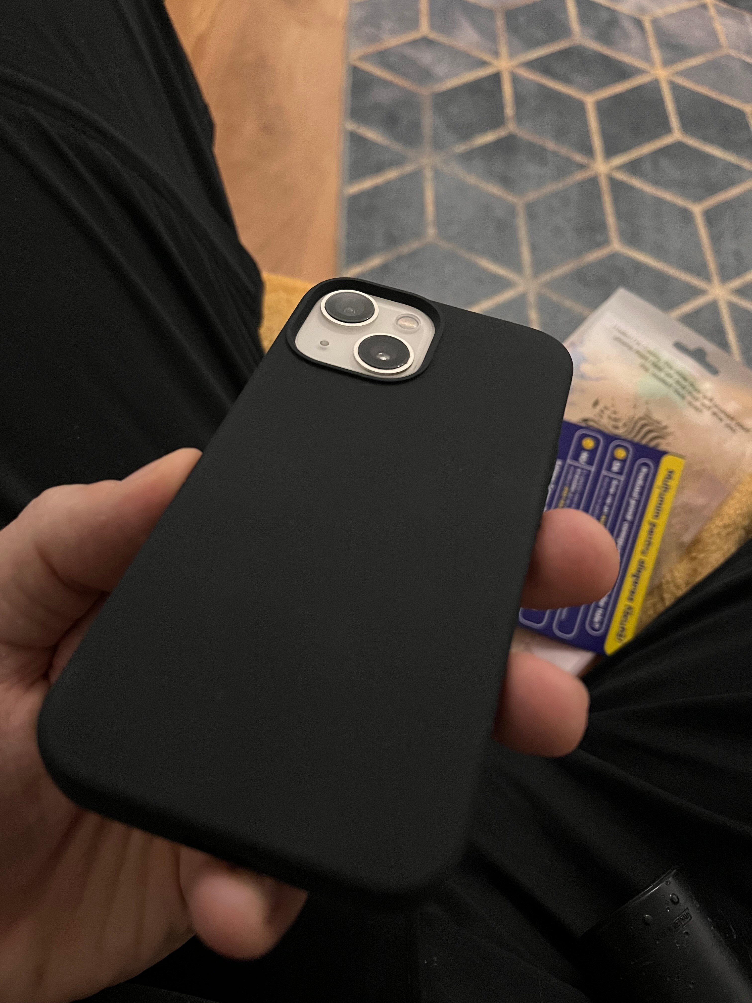 Husa CASEY STUDIOS™ compatibila cu iPhone 13 Mini, Soft Silicone Premium, Microfibra in Interior, Fuchsia, de Protectie, Ultra Slim, pentru Incarcare Wireless, Margini Ridicate de Protectia Ecranului si a Camerelor