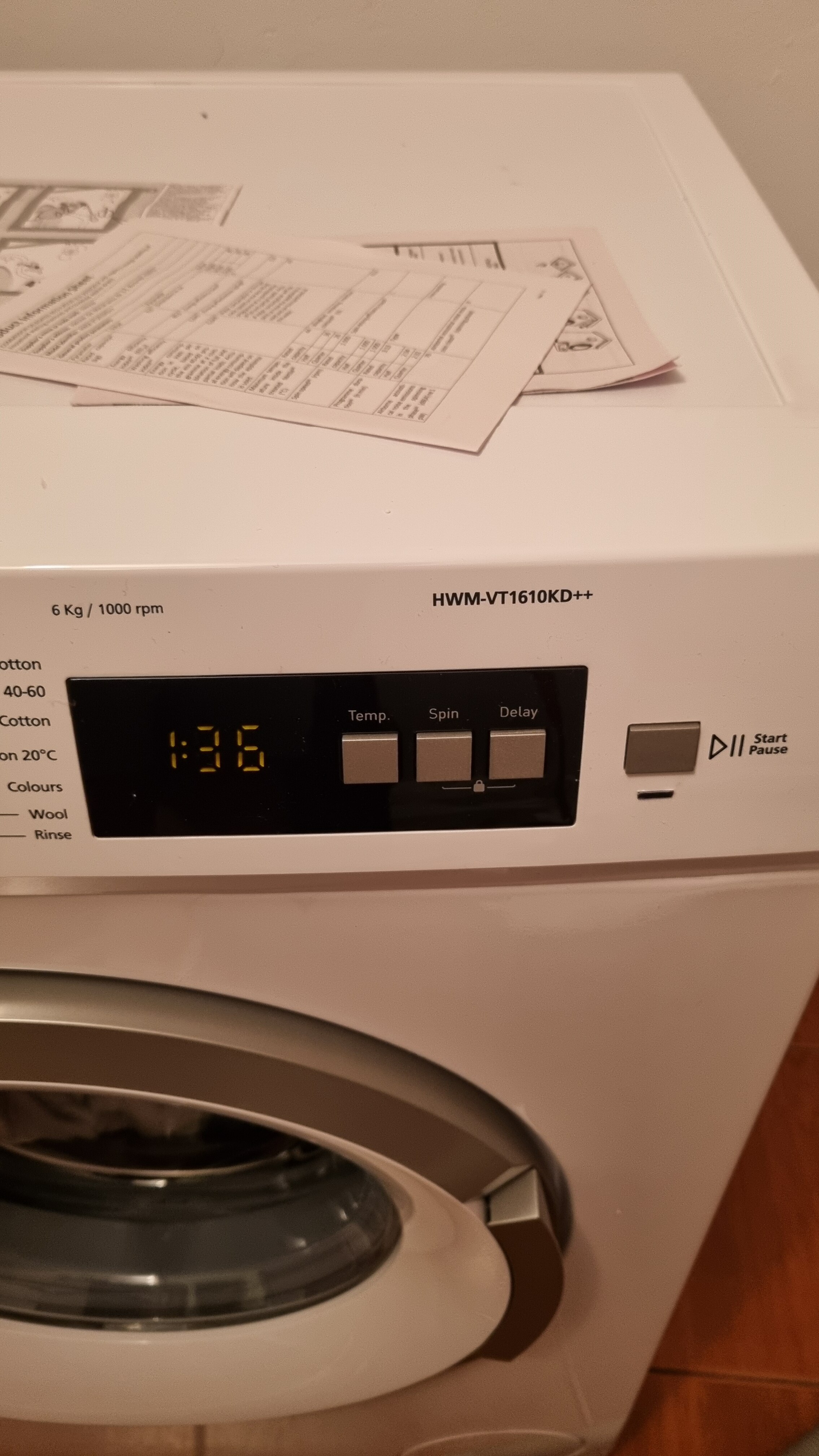 Masina de spalat rufe Heinner HWM-VT1610KD++, 6 kg, 1000 rpm, Clasa D, Display digital, Blocare acces copii, Alb