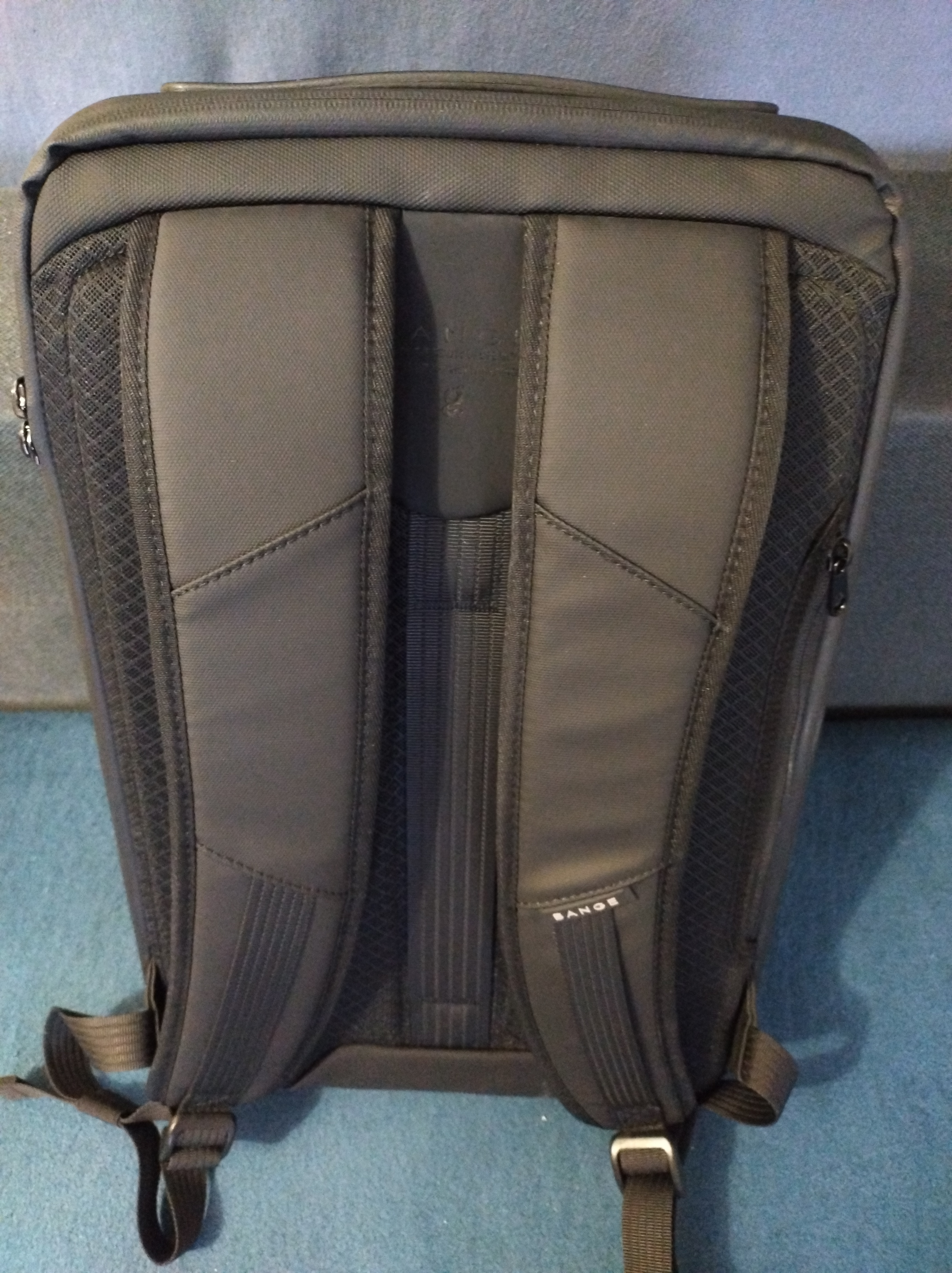 Rucsac Laptop 15.6" Smart Business, Zadabso®, cu Cifru, USB, Impermeabil, Carcasa Rigida, Sistem Antifurt, Titan