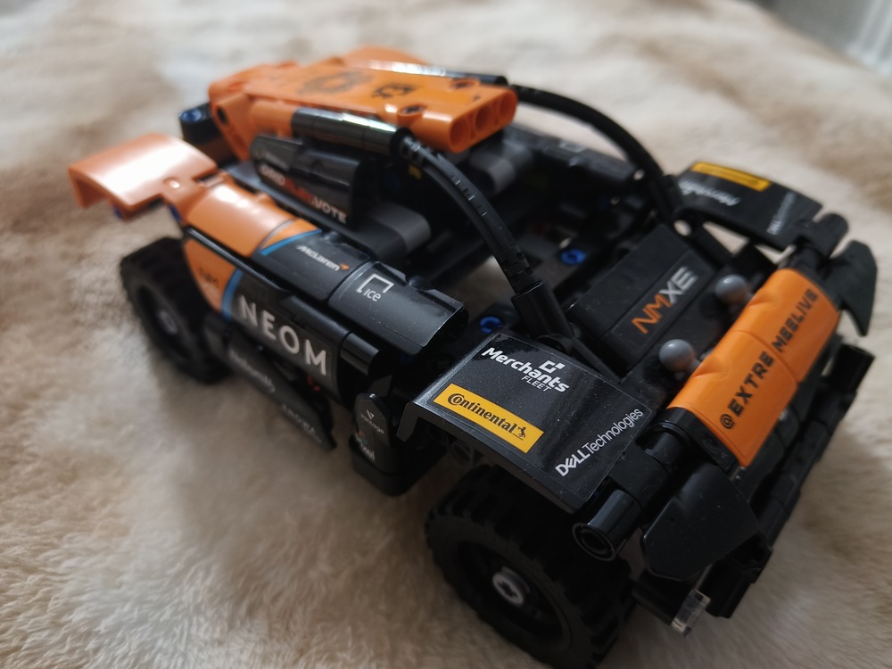 LEGO® Technic - Neom Mclaren extreme e race car 42166, 252 piese
