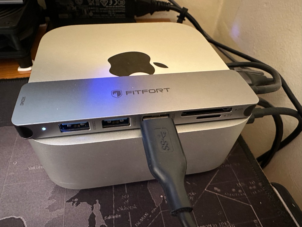 Mac Mini PC Apple cu procesor Apple M4, 10 nuclee CPU and 10