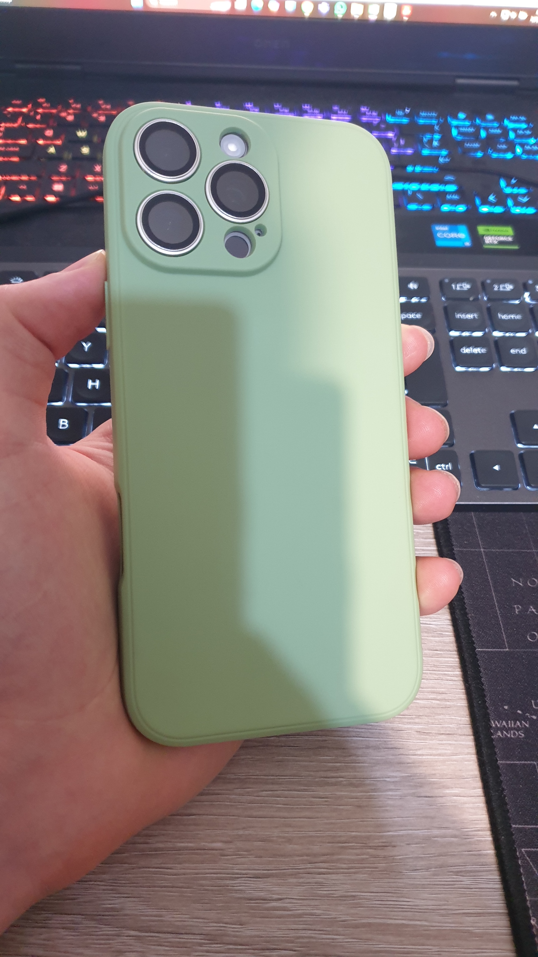 Husa de Protectie Matte TPU, Flippy, pentru Apple iPhone 16 Pro Max, Protectie Camera, Antisoc, Antizgariere, Antialunecare, Acoperire Completa, Verde