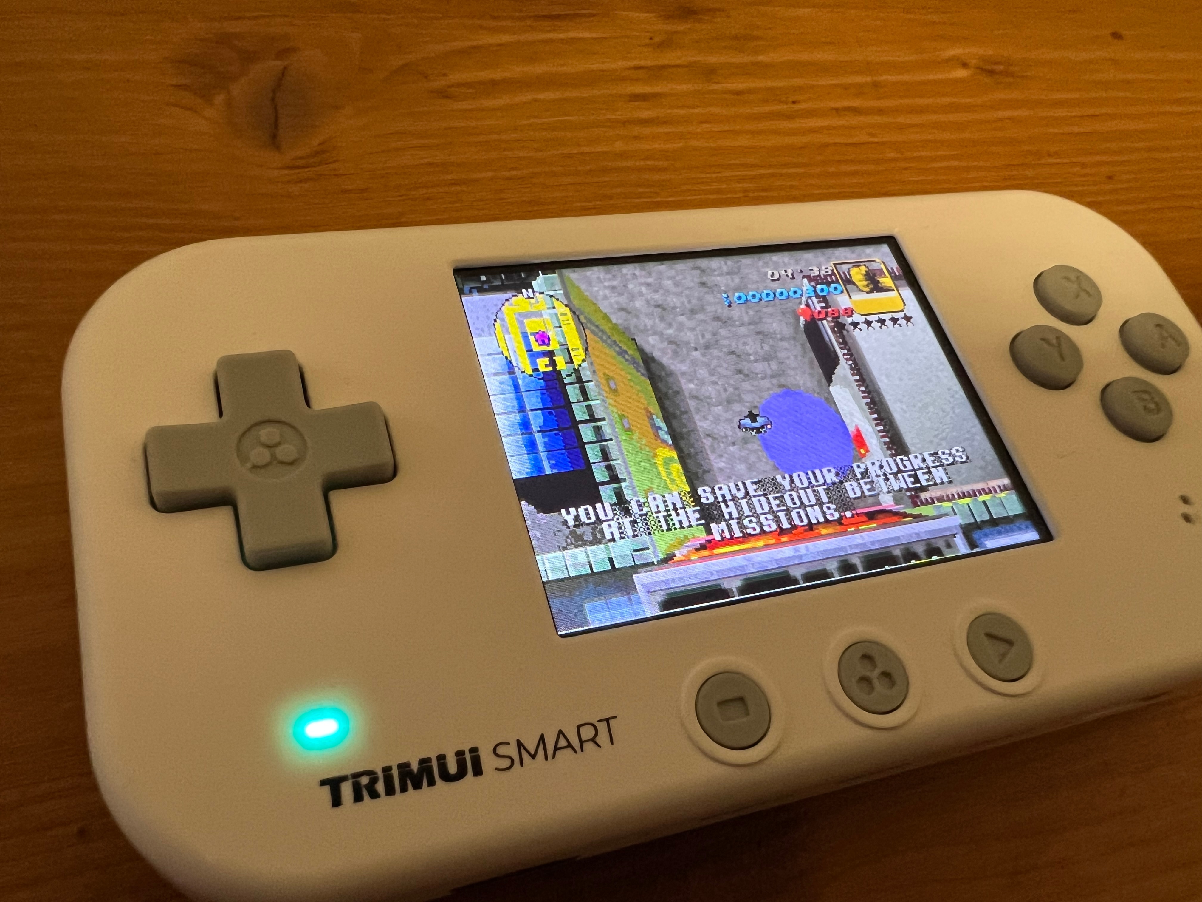 Consola retro portabila TRIMUI Smart 64GB cu jocuri, Cortex-A7 1.2GHz, 128MB LPDDR4, IPS LCD 2.4" 320x240, 1000 mAh, WiFi 4, Bluetooth 4.0, alb