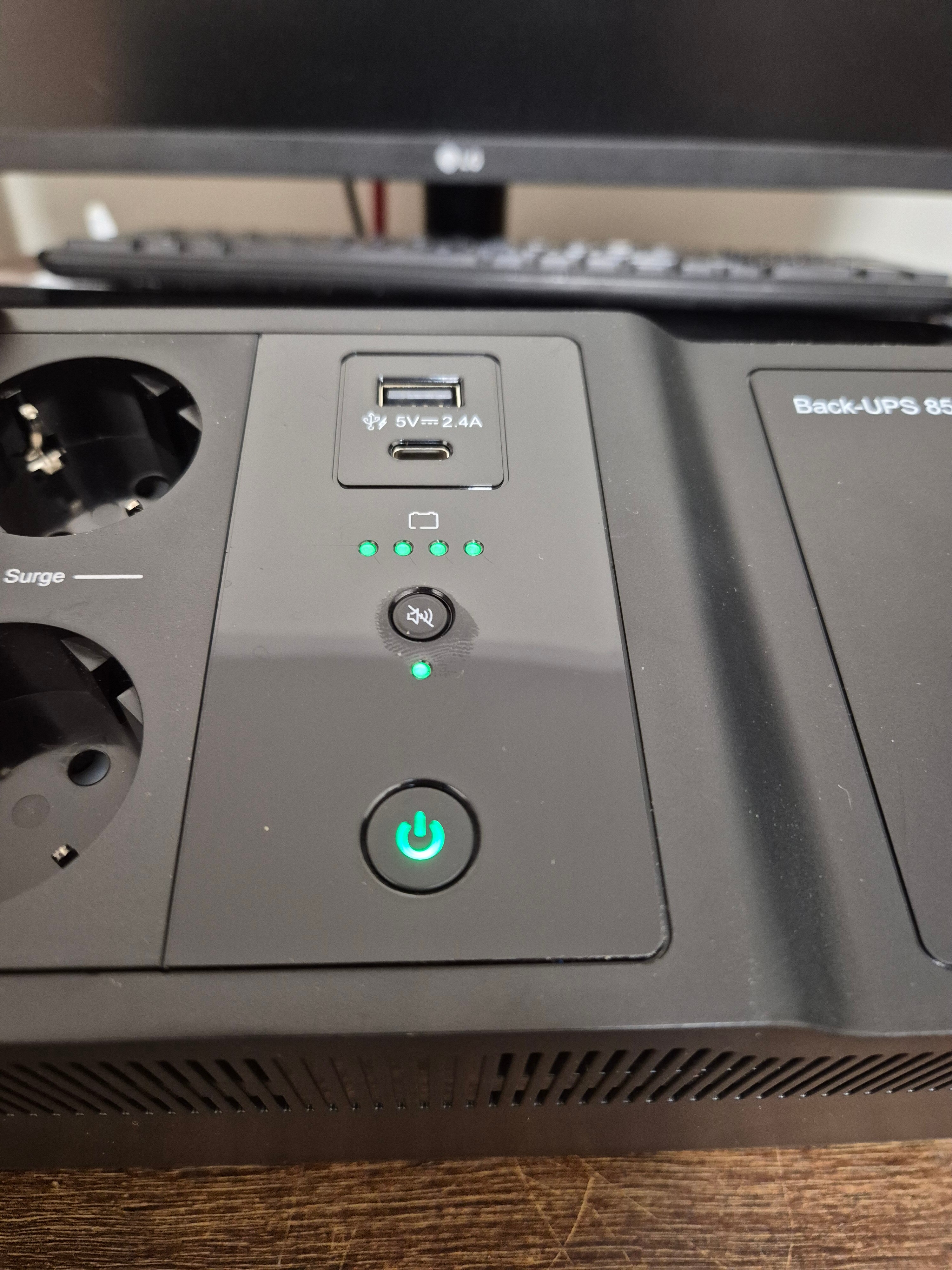 APC Back-UPS BE850G2-CP Gruppo Di Continuità UPS 850VA/400W - 8 Prese, Protezione Per PC E Ufficio