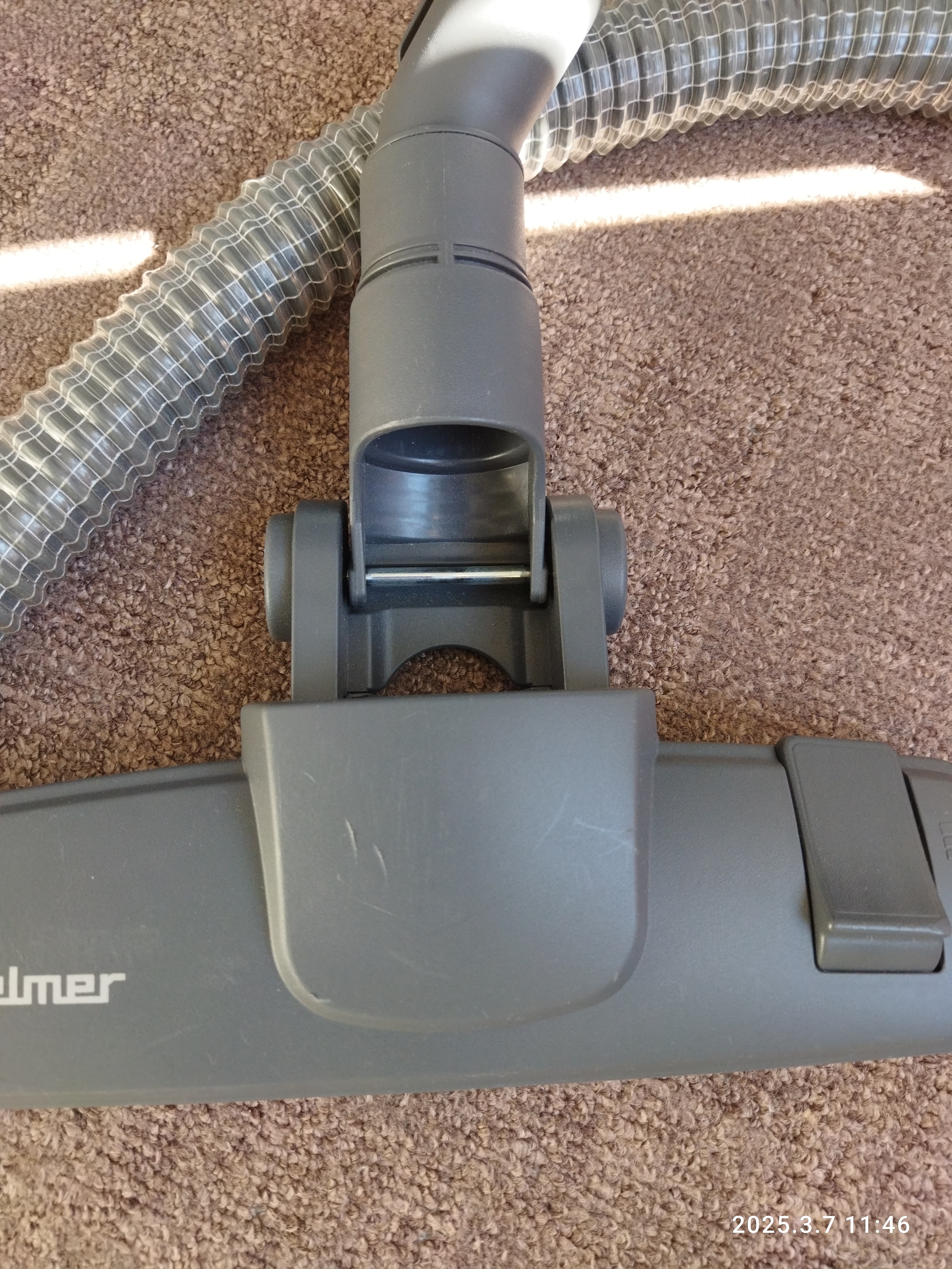 Aspirator cu spalare Zelmer ZVC9140D, Wet&Dry, 2100 W putere maxima, digital, reglare electronica a puterii de aspirare, rezervor apa 5.2 l, filtru HEPA 13, alb/albastru