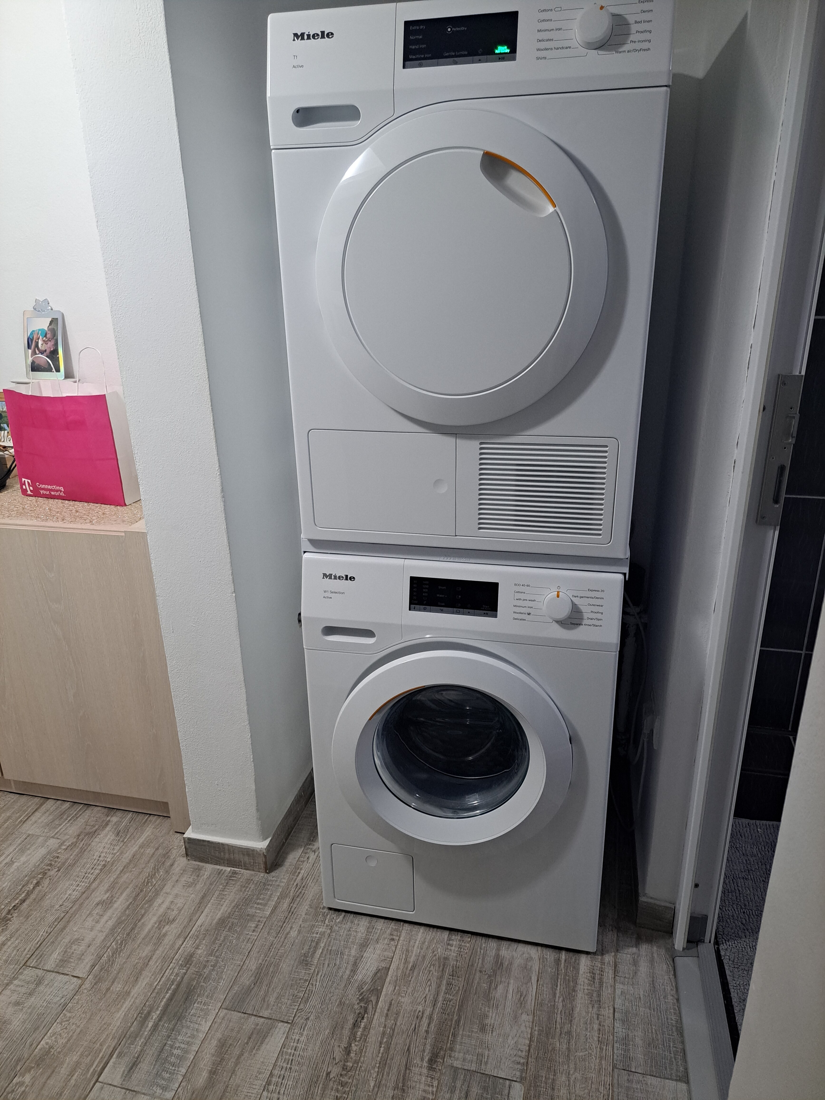 RESIGILAT: Masina de spalat rufe Miele WSA 033 WCS, 7 kg, 1400 RPM, Clasa B, CapsDosing, EasyControl, DirectSensor, Motor ProfiEco Inverter, Alb