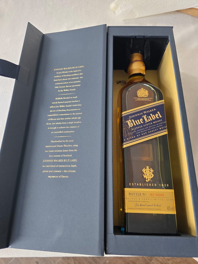 Whisky Johnnie Walker Blue Label, Blended, Cutie, 40%, 0.7l - eMAG.ro