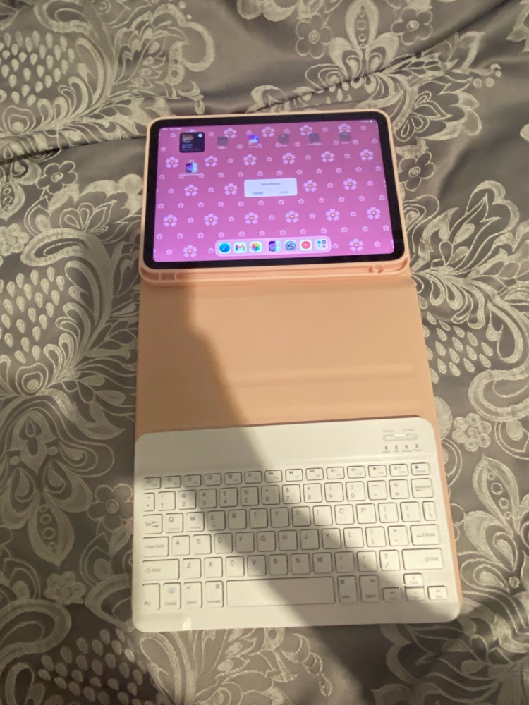 Carcasa cu tastatura pentru iPad 10.9 2022 (a 10-a generatie) cu suport pentru creion, detasabil magnetic, tastatura Bluetooth wireless, activare/dezactivare automata, roz