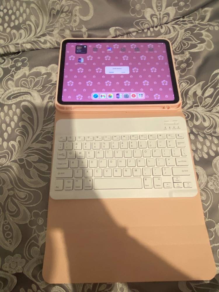 Carcasa cu tastatura pentru iPad 10.9 2022 (a 10-a generatie) cu suport pentru creion, detasabil magnetic, tastatura Bluetooth wireless, activare/dezactivare automata, roz