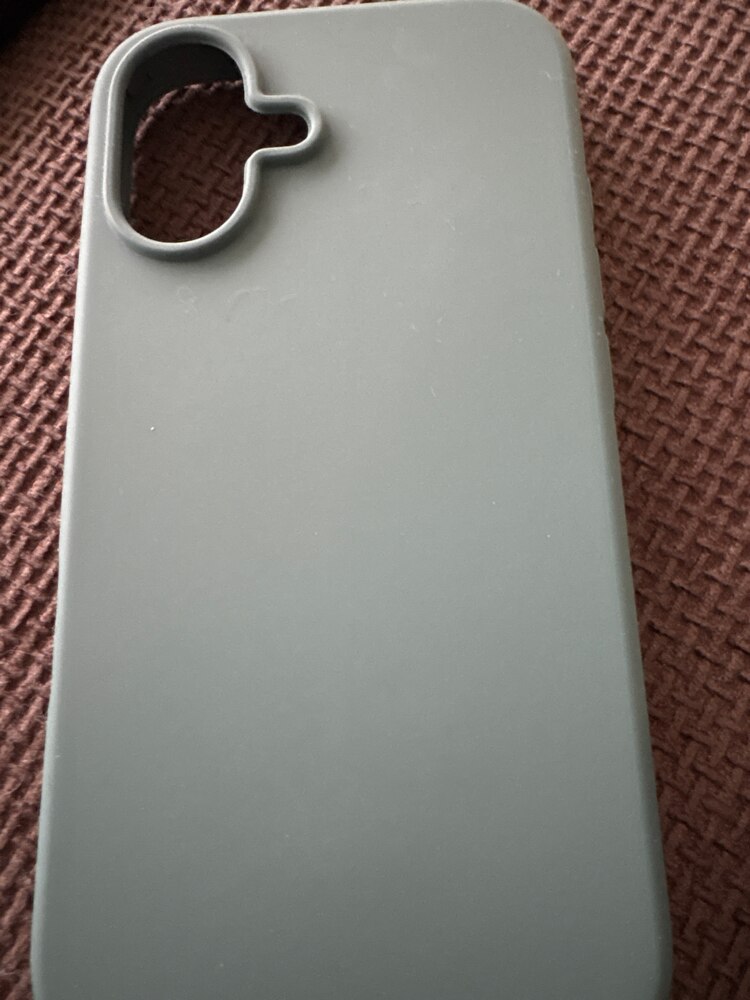 Husa CASEY STUDIOS™ compatibila cu iPhone 16, Soft Silicone Premium, Microfibra in Interior, Light Lilac, de Protectie, Ultra Slim, pentru Incarcare Wireless, Margini Ridicate de Protectia Ecranului si a Camerelor