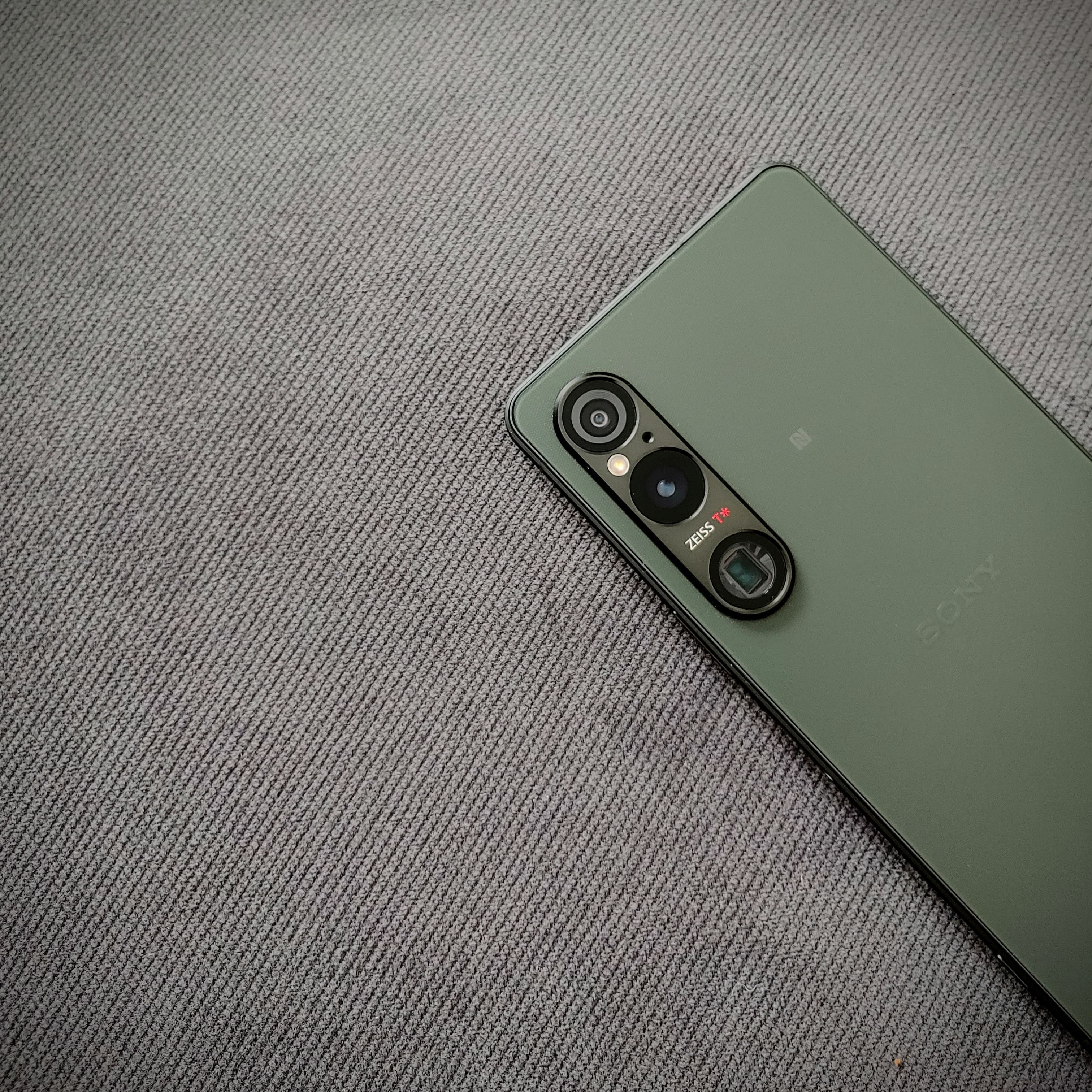 RESIGILAT: Telefon mobil Sony Xperia 1 VI, Dual SIM, 12GB RAM, 512GB, 5G, Red