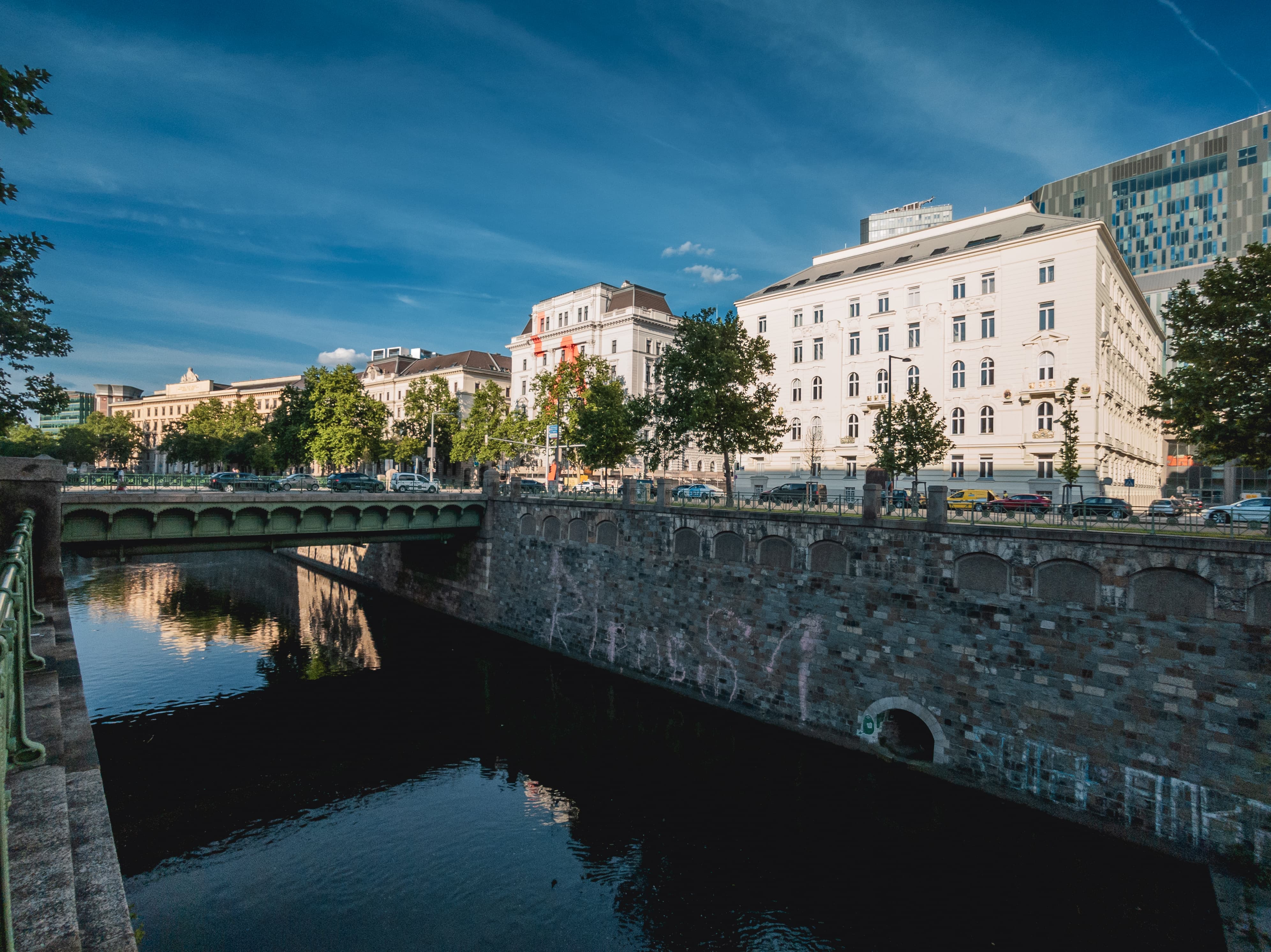 RESIGILAT: Telefon mobil Sony Xperia 1 VI, Dual SIM, 12GB RAM, 512GB, 5G, Red