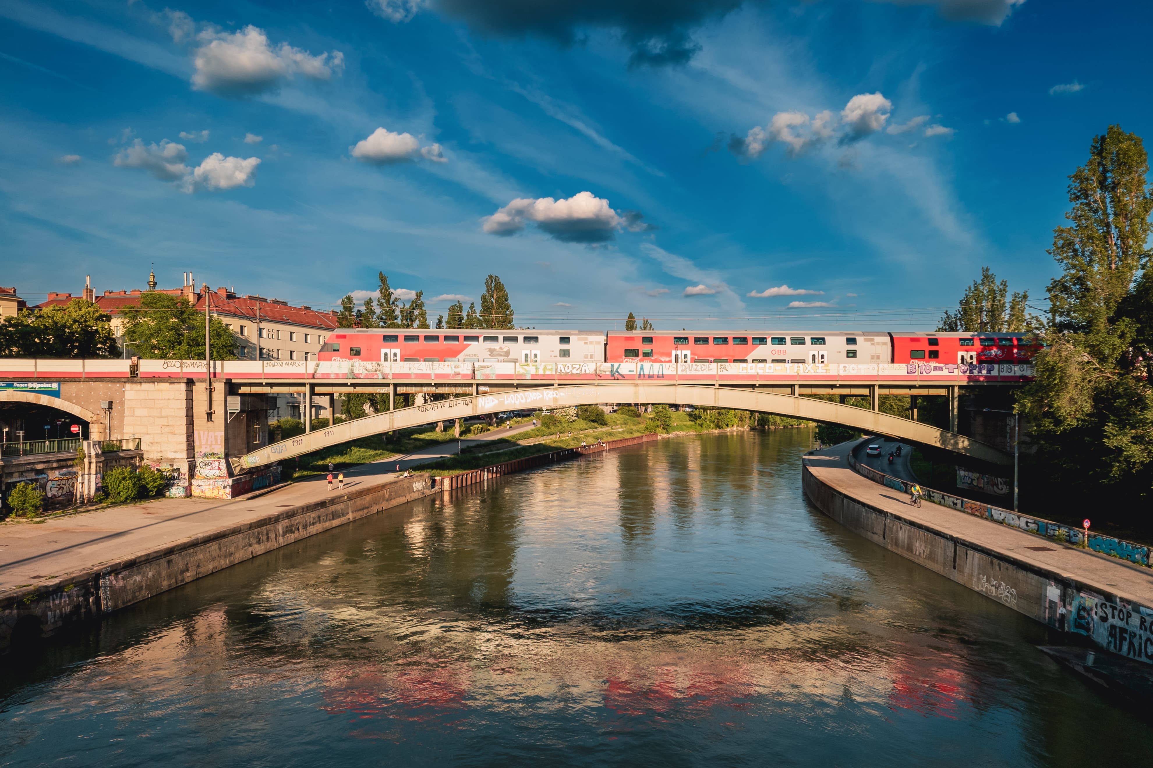 RESIGILAT: Telefon mobil Sony Xperia 1 VI, Dual SIM, 12GB RAM, 512GB, 5G, Red