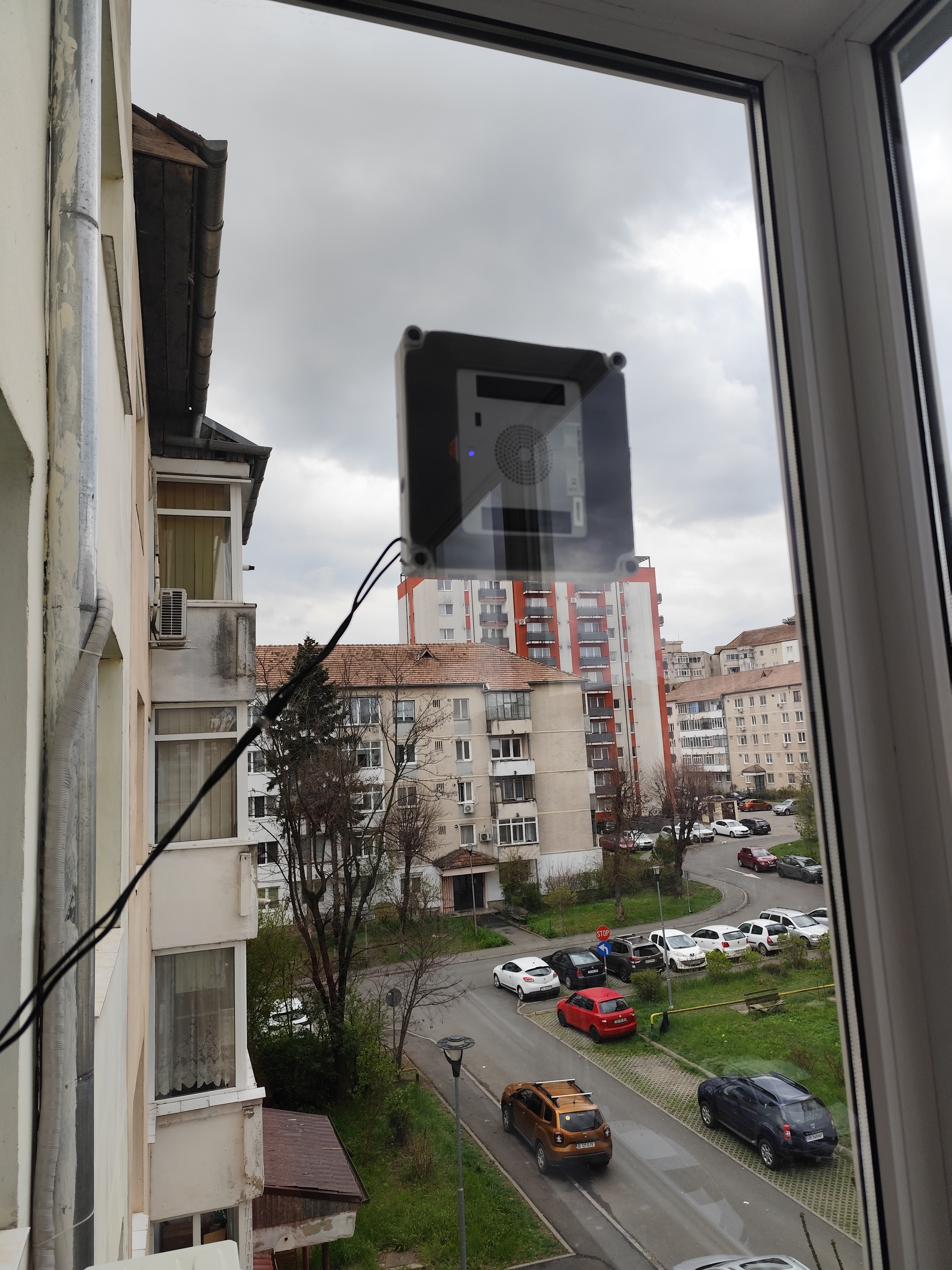 Robot de curatat geamuri, Liectroux YW509, rezervor dublu de apa, putere de aspirare 3000 Pa, alb, 215x80mm