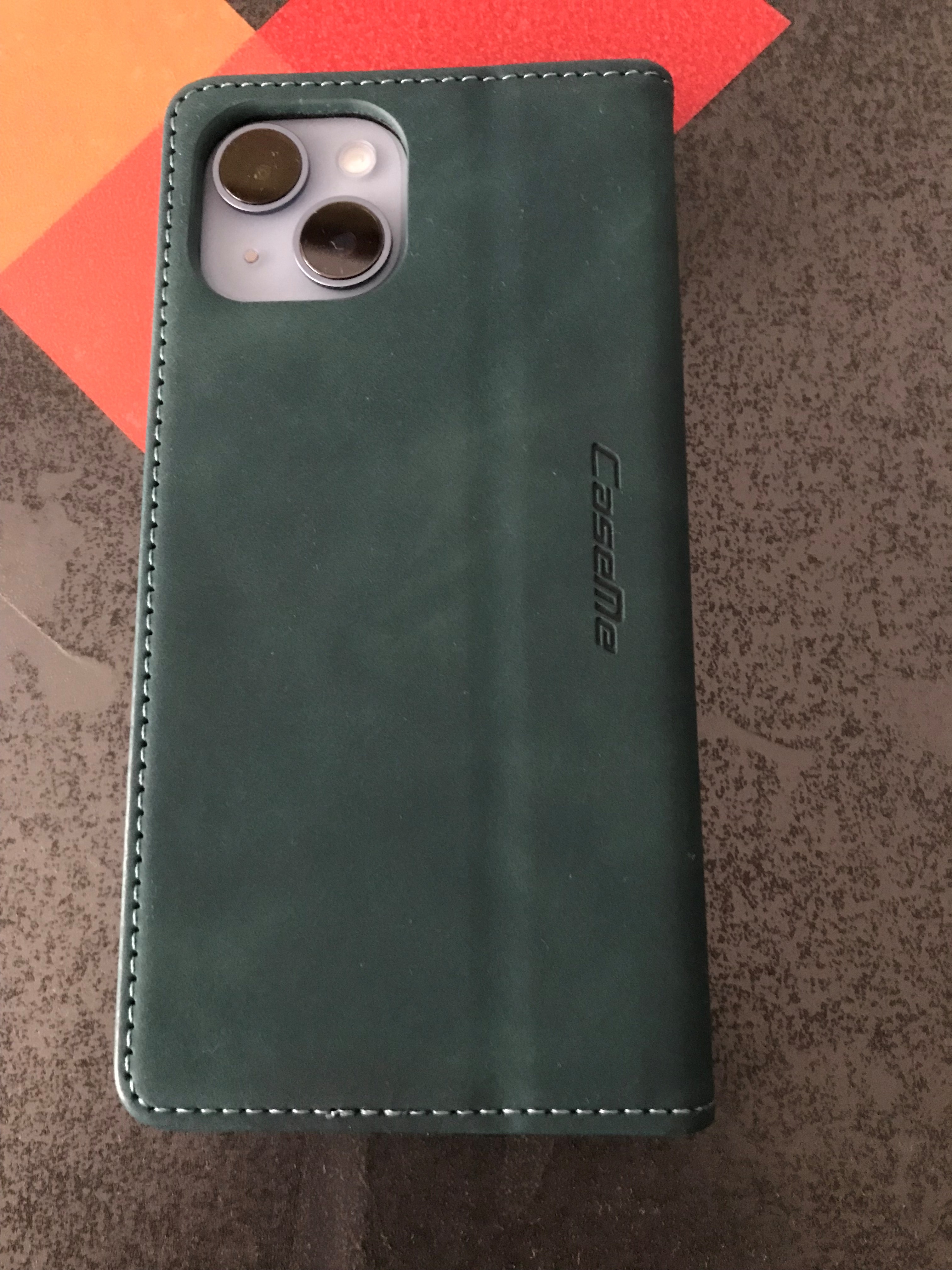 Husa pentru iPhone 14, CaseMe, slim piele, tip portofel, stand, inchidere magnetica, textura catifelata, Visiniu