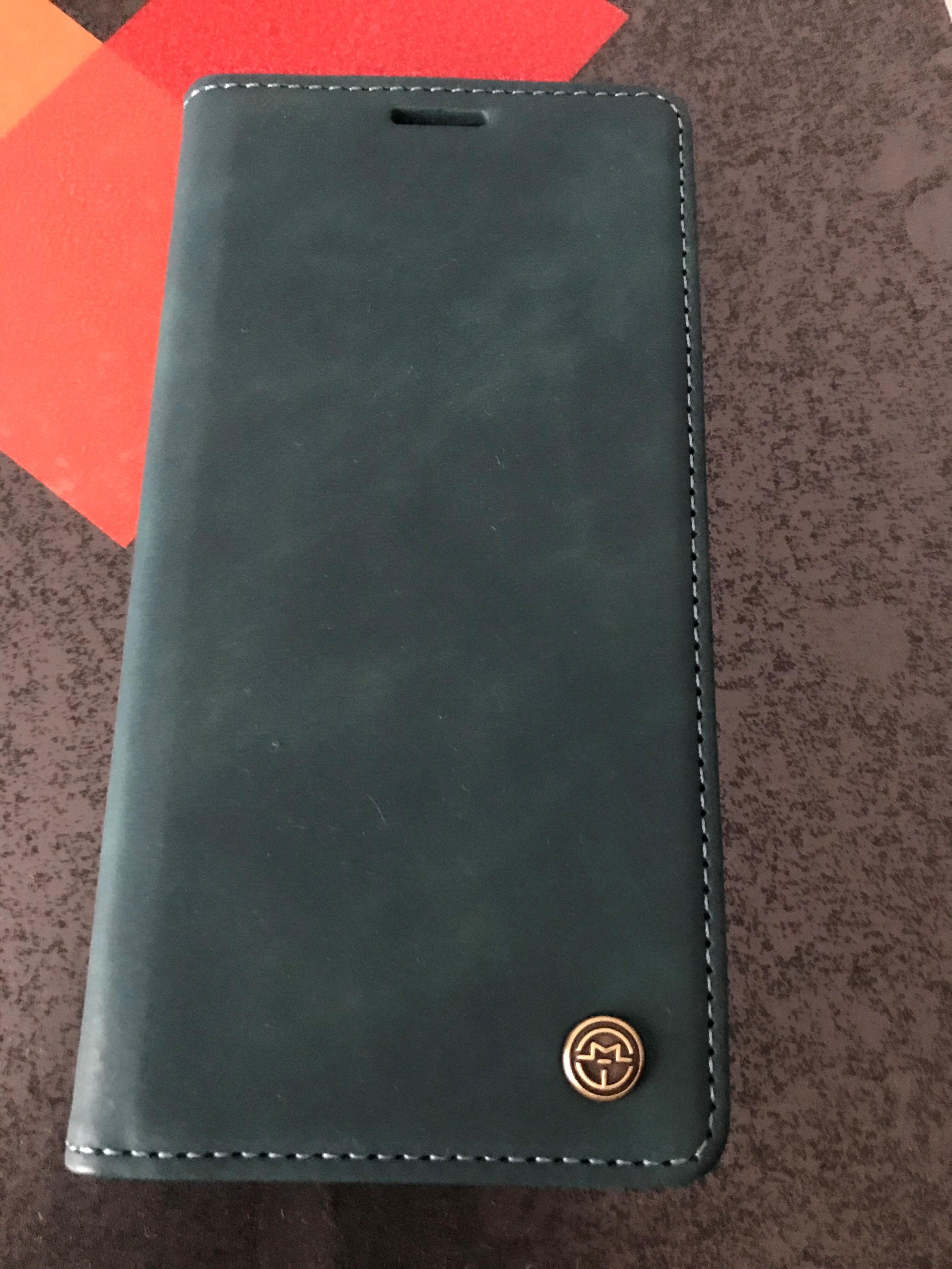 Husa pentru iPhone 14, CaseMe, slim piele, tip portofel, stand, inchidere magnetica, textura catifelata, Visiniu