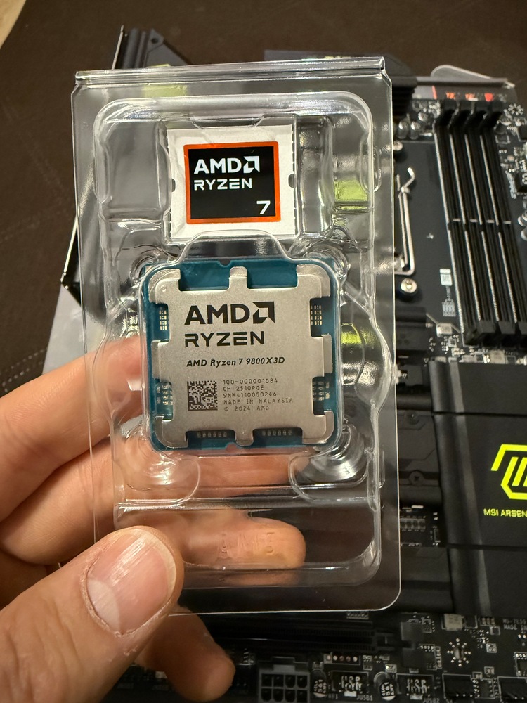 Procesor AMD Ryzen™ 7 9800X3D, 104MB, 4.7/5.2GHz Boost, Socket AM5