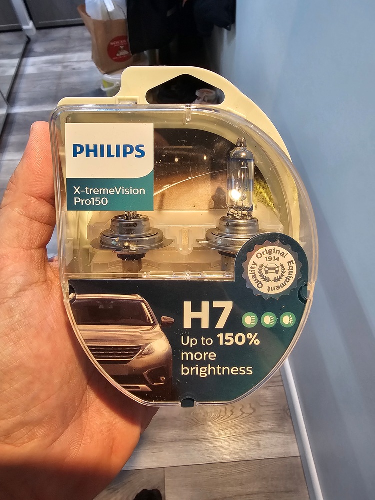 Philips Żarówka 12V H7 55W X-Treme Vision Pro 150% - ZESTAW 4 SZT