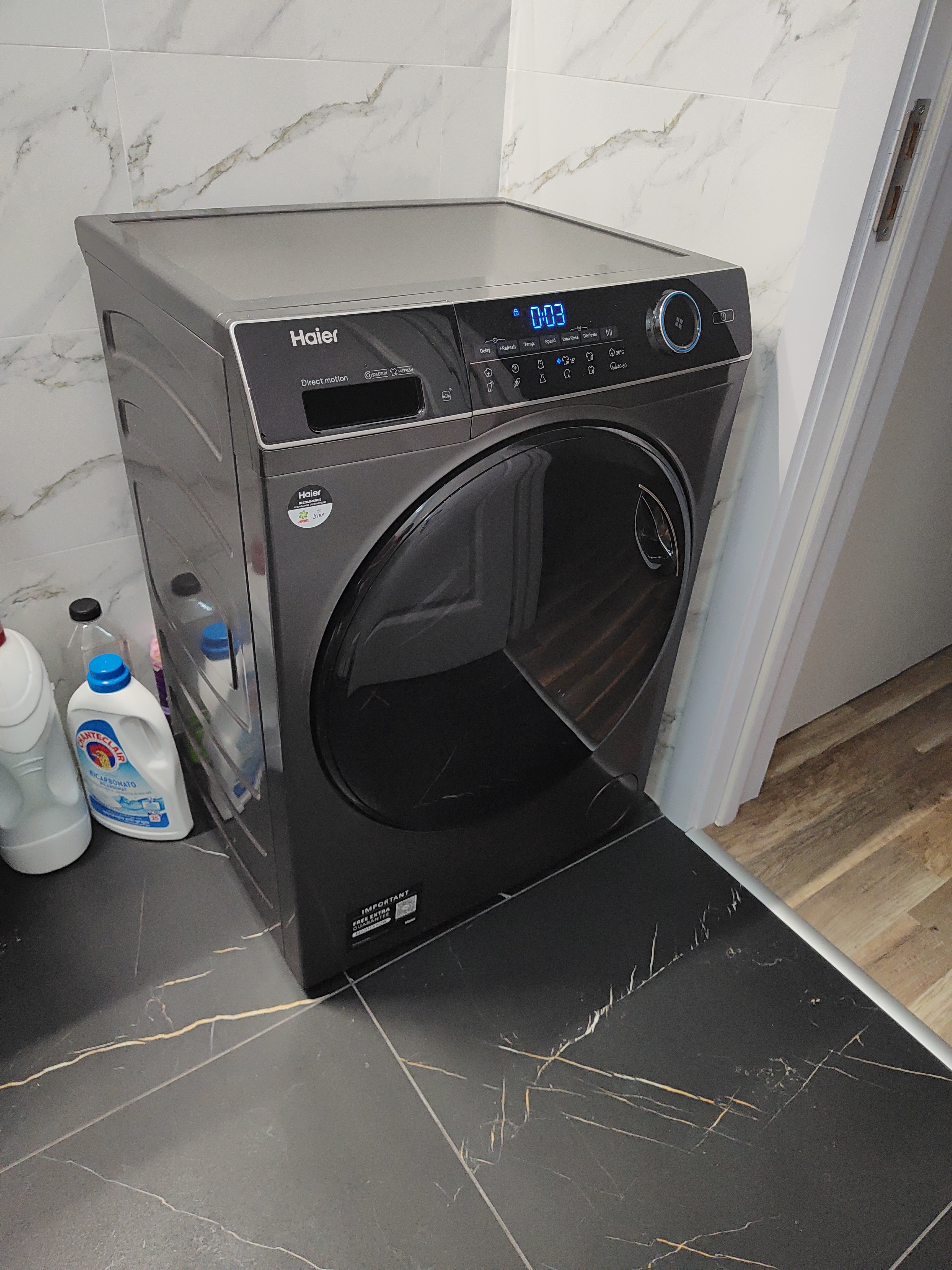 Masina de spalat rufe cu uscator Slim Haier HWD80-B14979-S, 8 kg spalare, 5 kg uscare, 1400 rpm, Clasa A, Motor Direct Motion, iRefresh, ABT, Dual Spray, Pillow Drum, Smart Detecting, Alb
