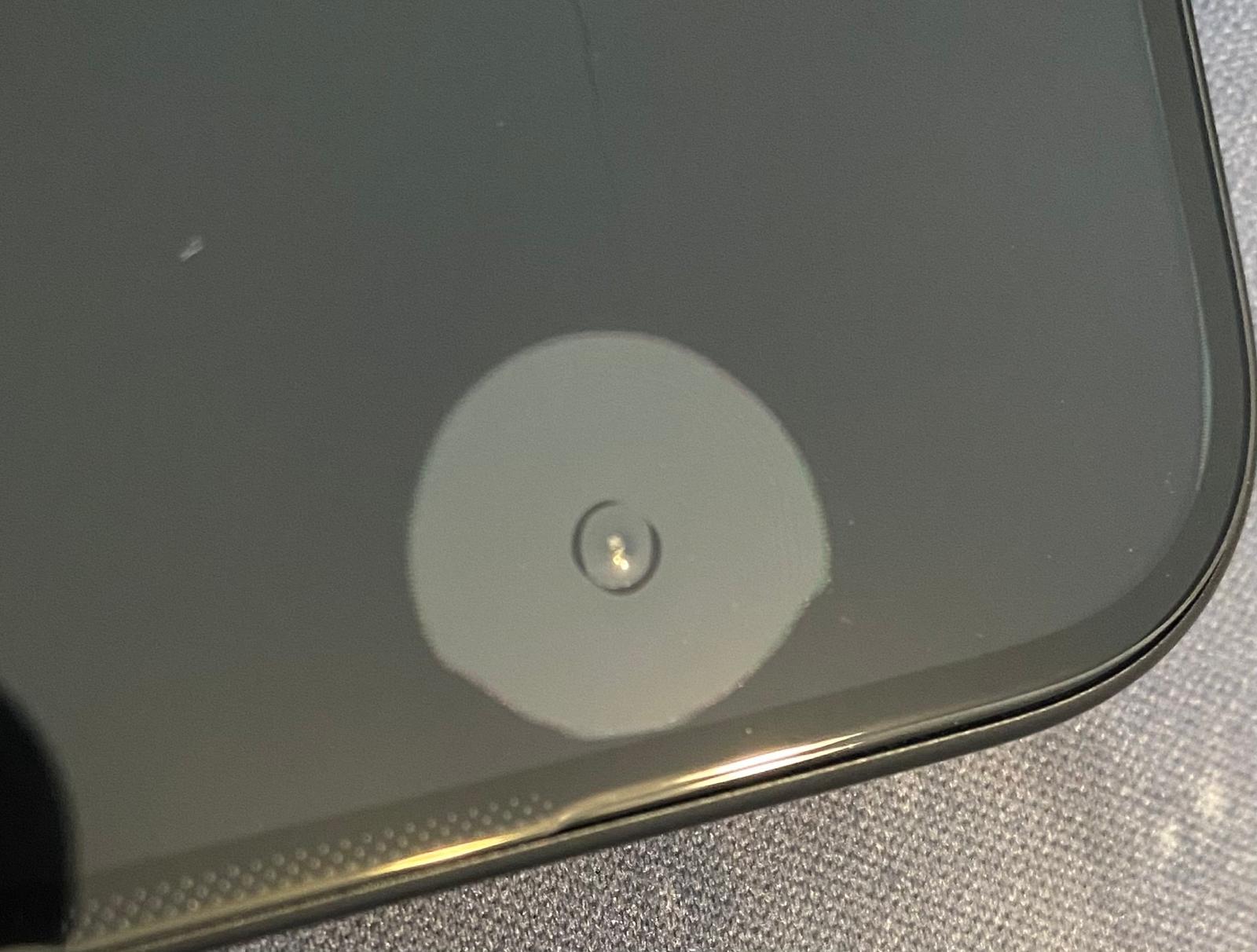 Set 2 x Folie Sticla pentru iPhone 15 Plus, cu Kit Montaj Automat pentru Aplicare Usoara si Rapida, Fara Bule, Margini Negre, Rezistenta la Socuri (9H), EasyArmour