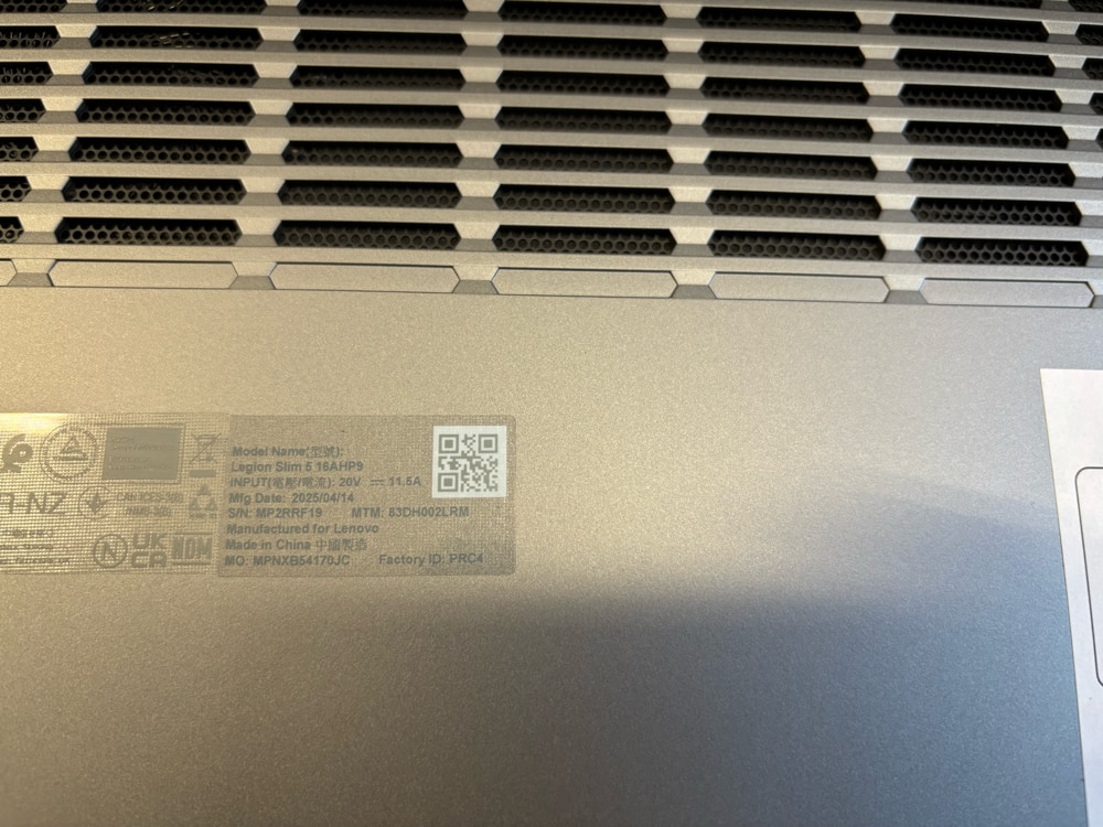 Laptop Gaming Lenovo Legion Slim 5 16AHP9 cu procesor AMD Ryzen™ 7 8845HS pana la 5.1GHz, 16", WQXGA, IPS, 165Hz, 2x 8GB SO-DIMM DDR5-5600, 1TB SSD, NVIDIA® GeForce RTX™ 4060 8GB GDDR6, No OS, Luna Grey, 3y on-site, Premium Care