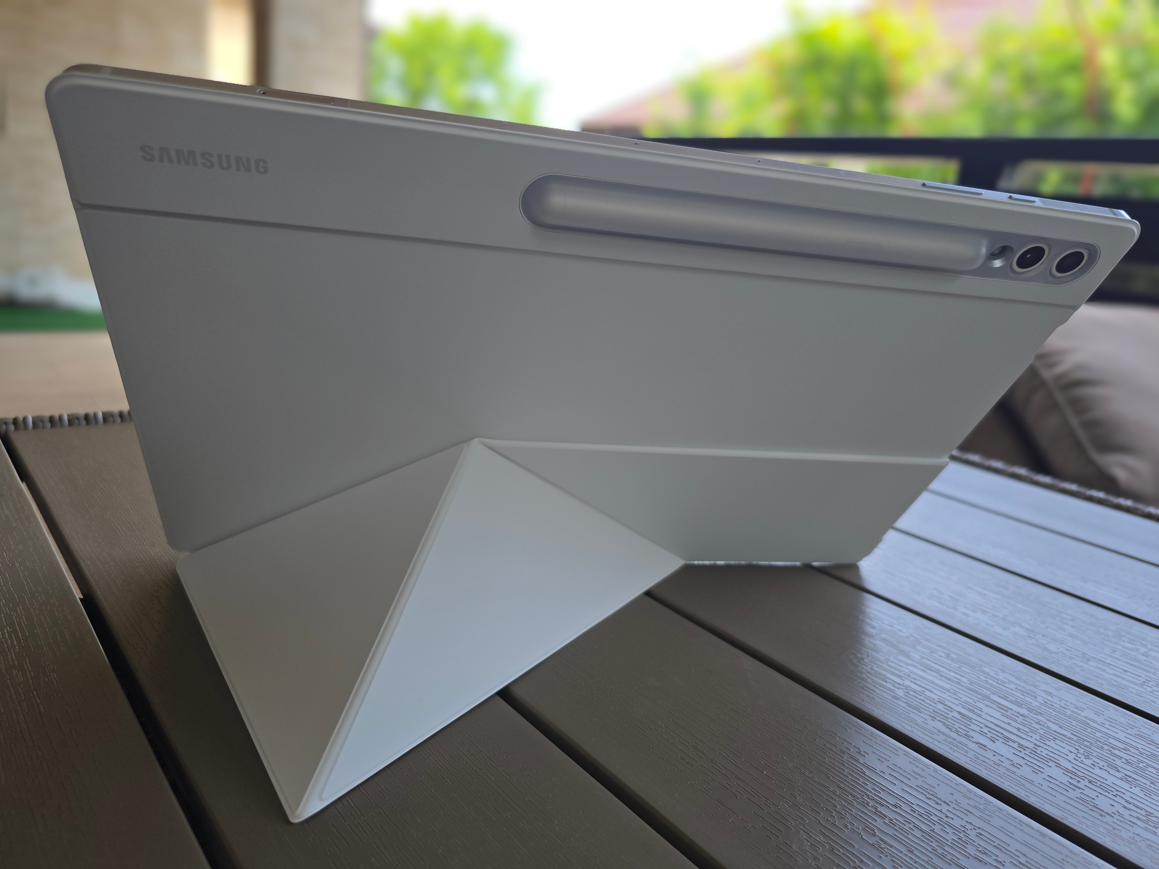 Husa de protectie Samsung Smart Book Cover pentru Galaxy Tab S9 Ultra, White