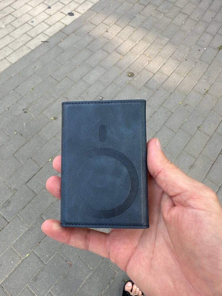 Portofel MagSafe pentru iPhone, Tri-Fold, 6 Compartimente pentru Carduri, Suport triunghi, Leather effect, Albastru