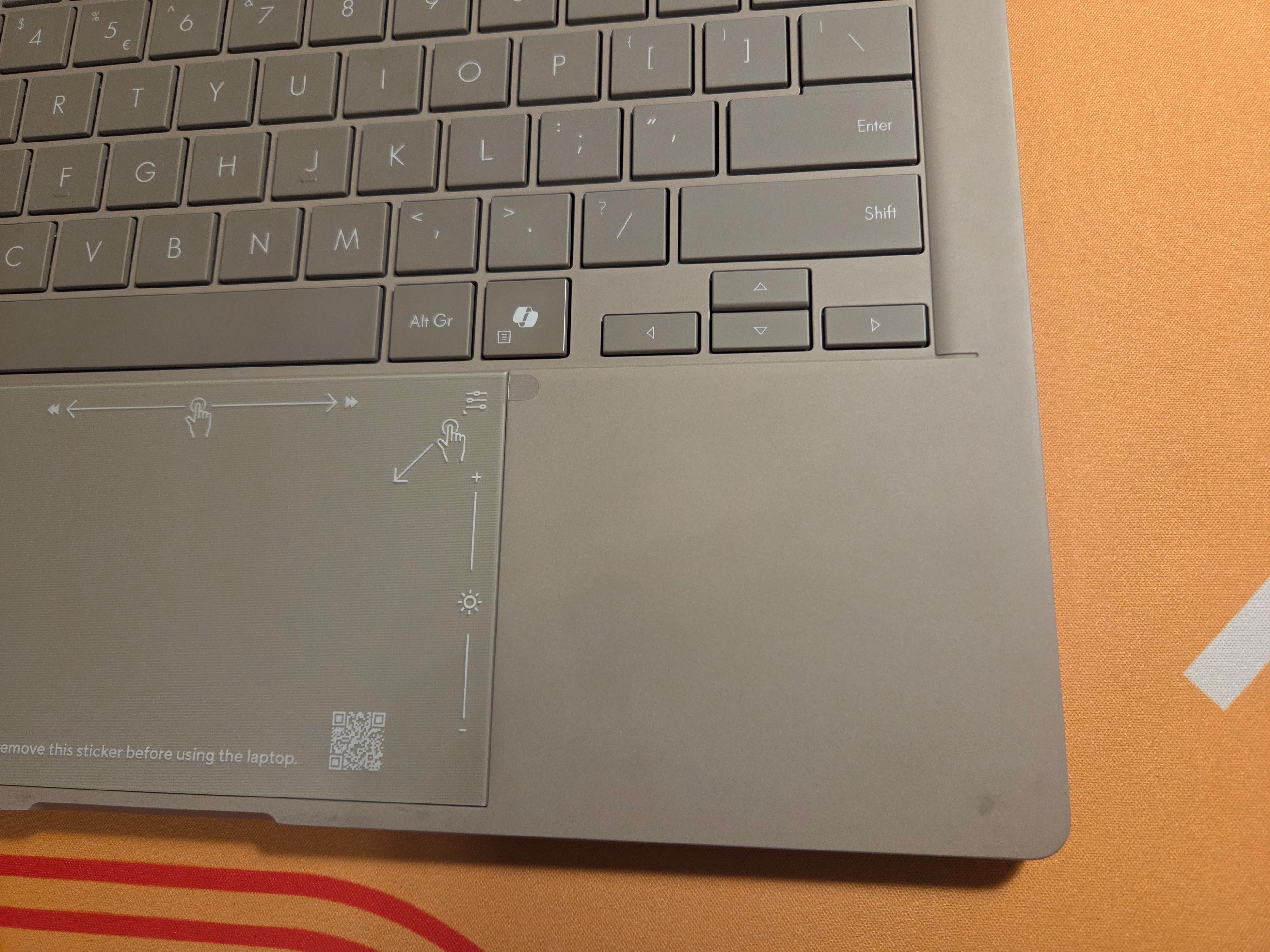 Laptop ASUS Zenbook A14 UX3407RA cu procesor Snapdragon® X Elite X1E 78 100 pana la 3.4GHz, 14'', WUXGA, OLED, 32GB LPDDR5X RAM, 1TB SSD, Qualcomm® Adreno™ GPU, Windows 11 Pro, Zabriskie Beige