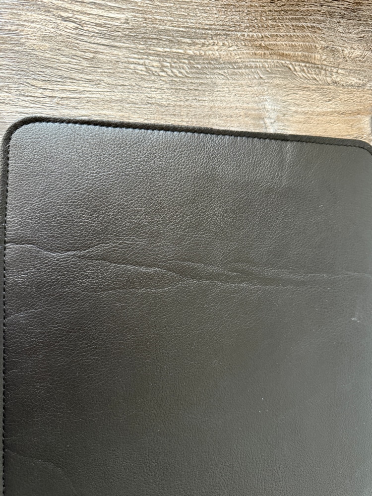 Husa laptop compatibila cu MacBook PRO 13 inch, abstract, Unika, rosu