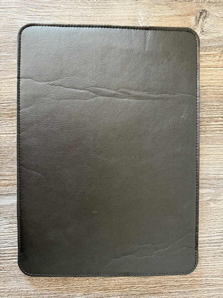Husa laptop compatibila cu MacBook PRO 13 inch, abstract, Unika, rosu